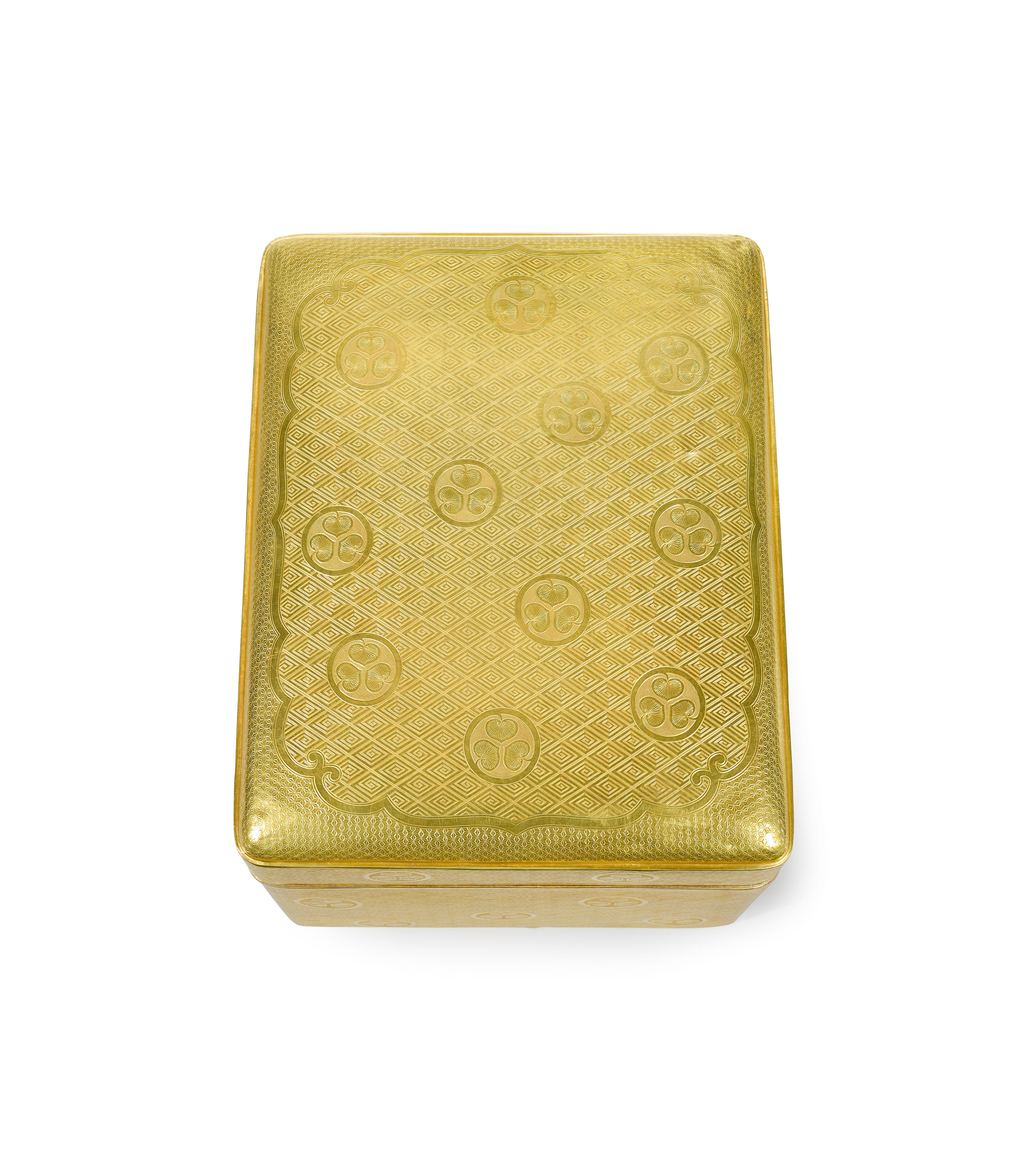 A gold tebako [cosmetic box] — Edo period, 17th century