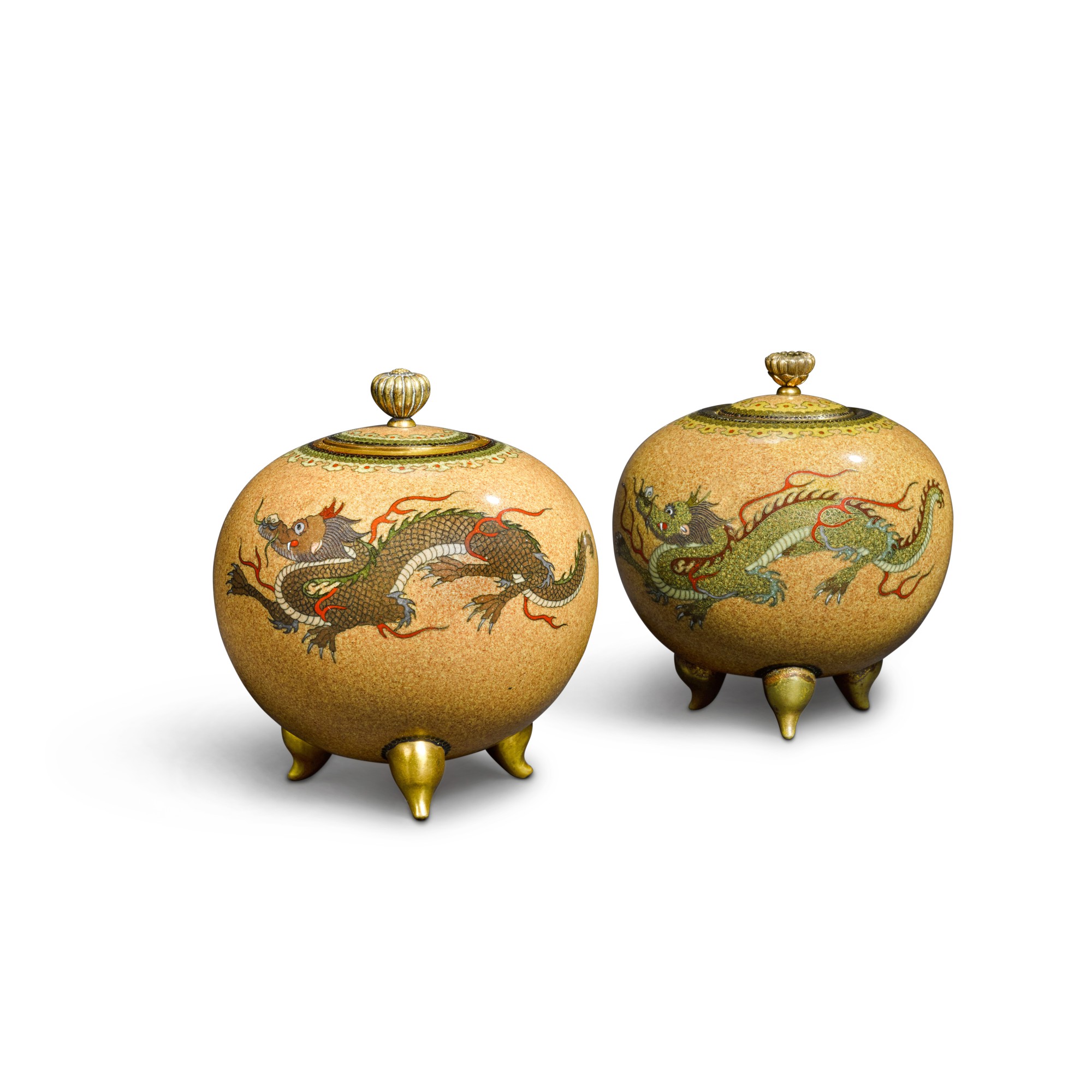 Two cloisonné enamel vases and covers — Attributed to the Kyoto Namikawa workshop | Meiji period, late 19th century