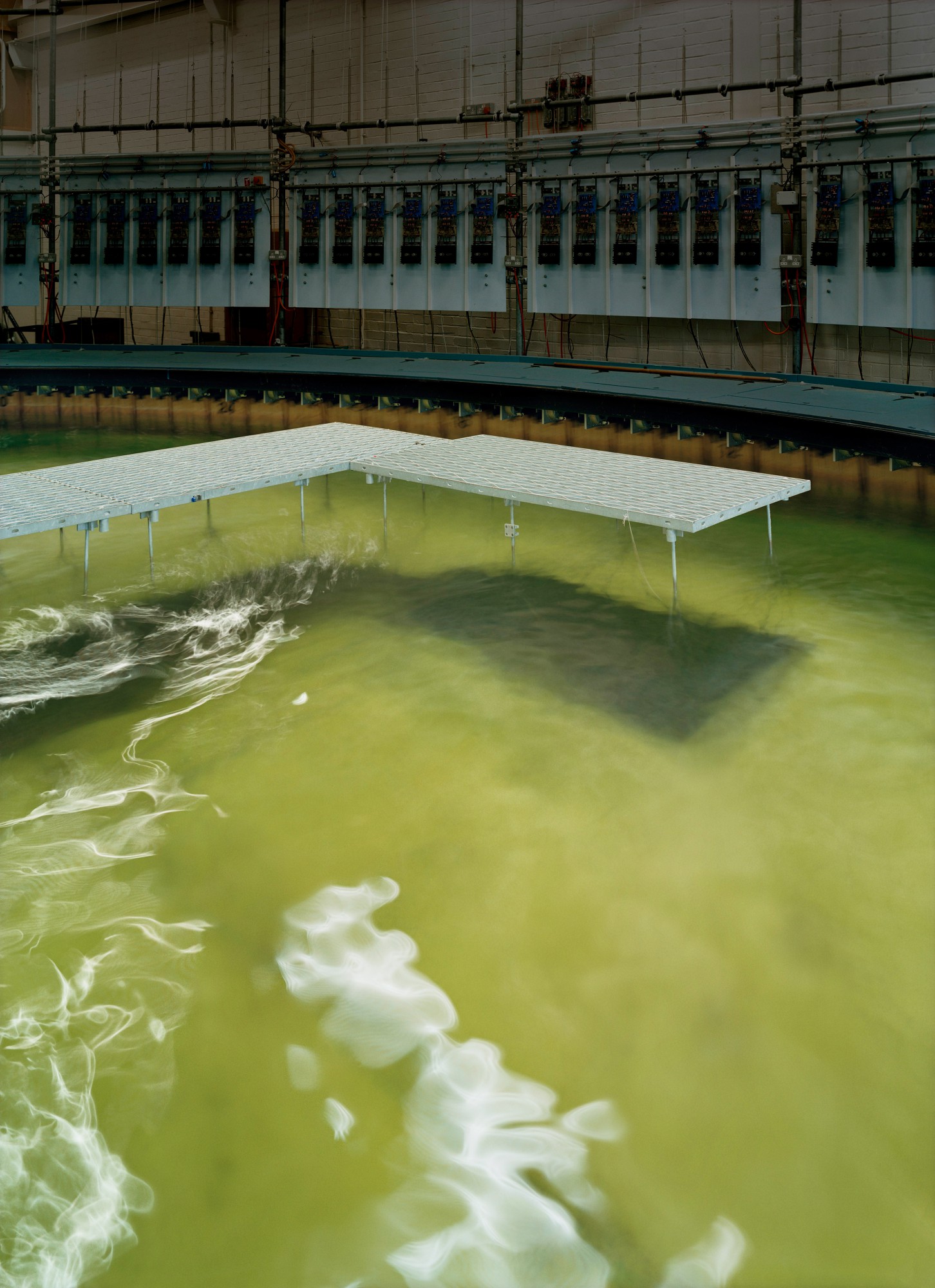 Thomas Struth — Curved Wave Tank, The University of Edinburgh
