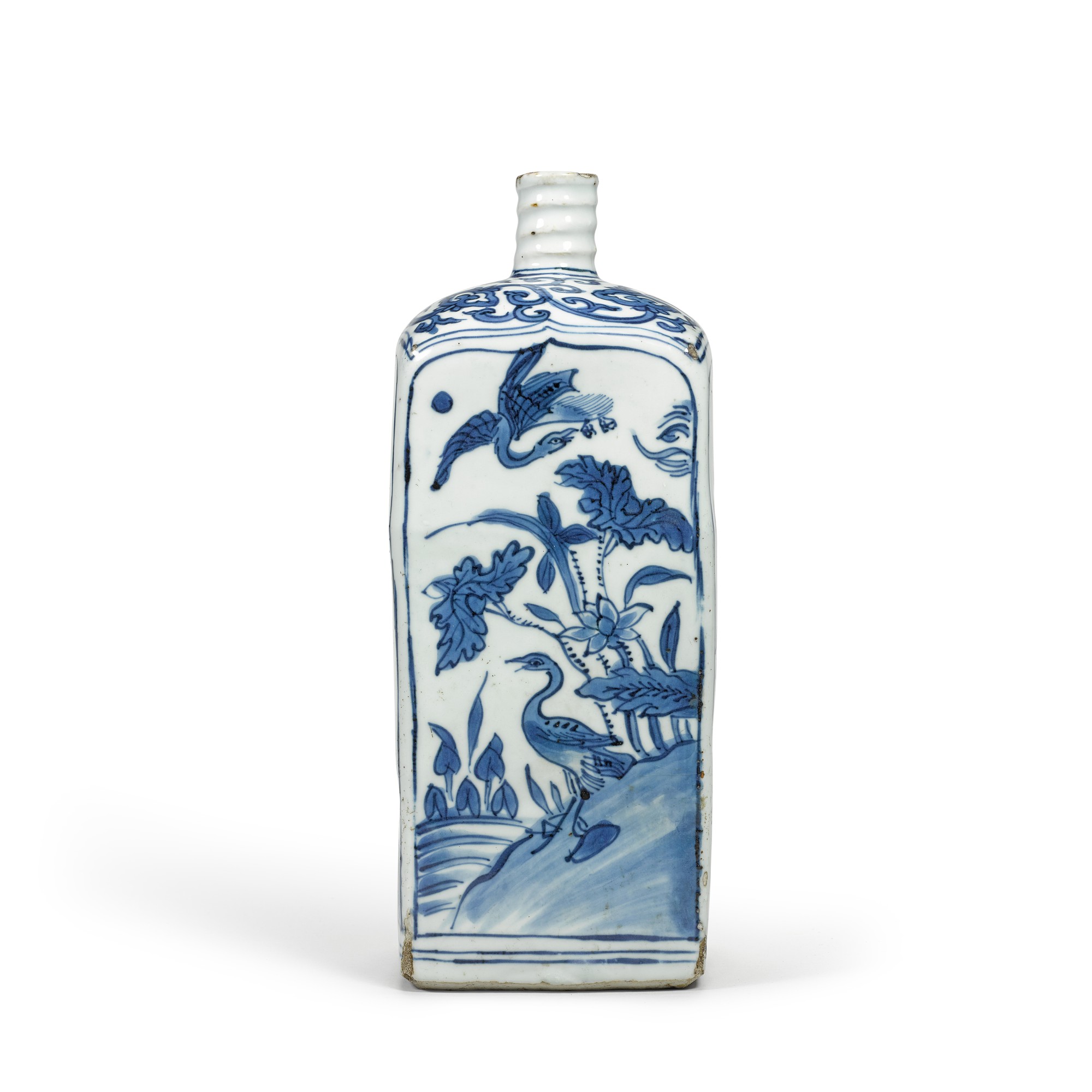 A blue and white square bottle vase — 明萬曆 青花花卉紋瓶