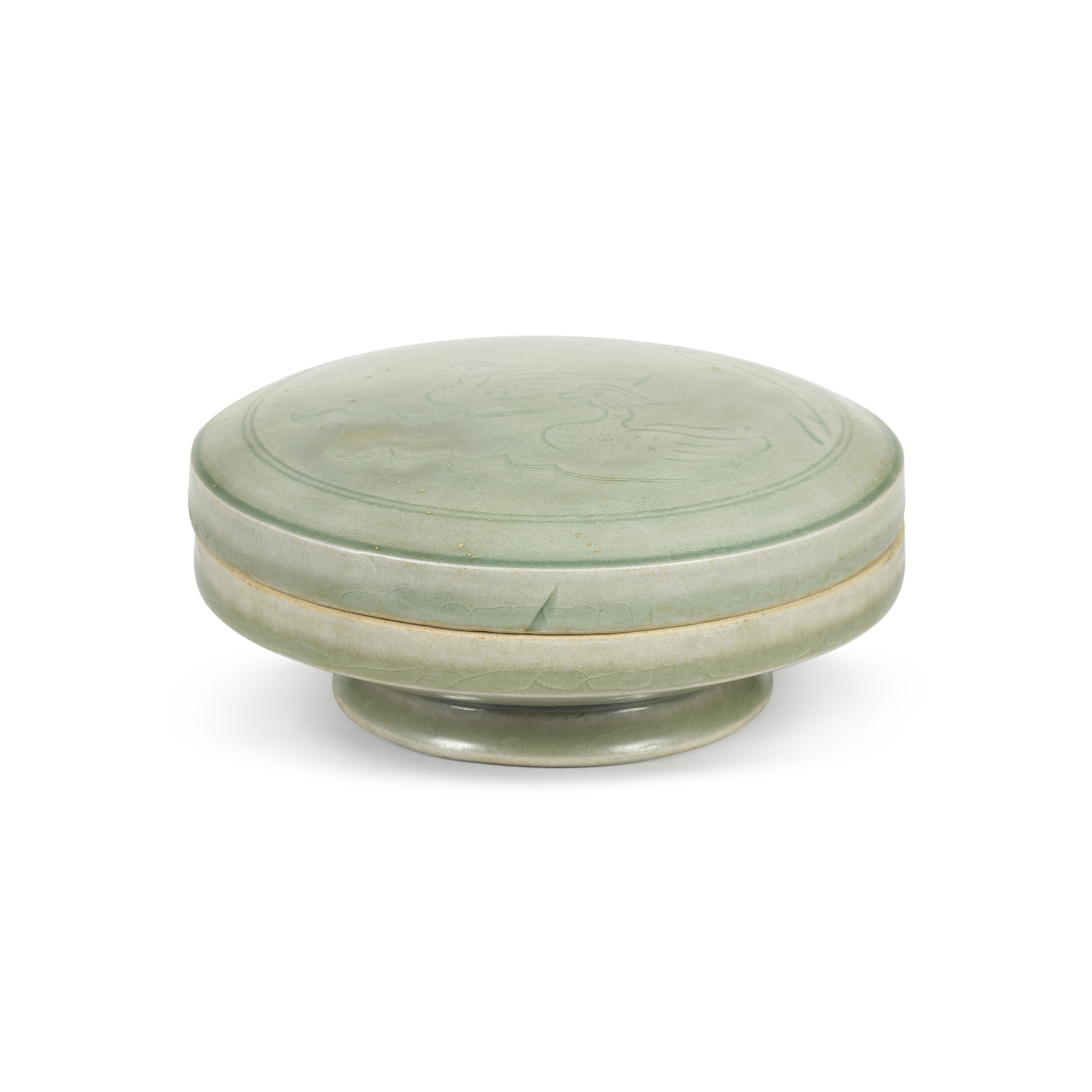 A Yaozhou circular 'mandarin duck' box and cover — 宋 耀州鴛鴦紋圓蓋盒