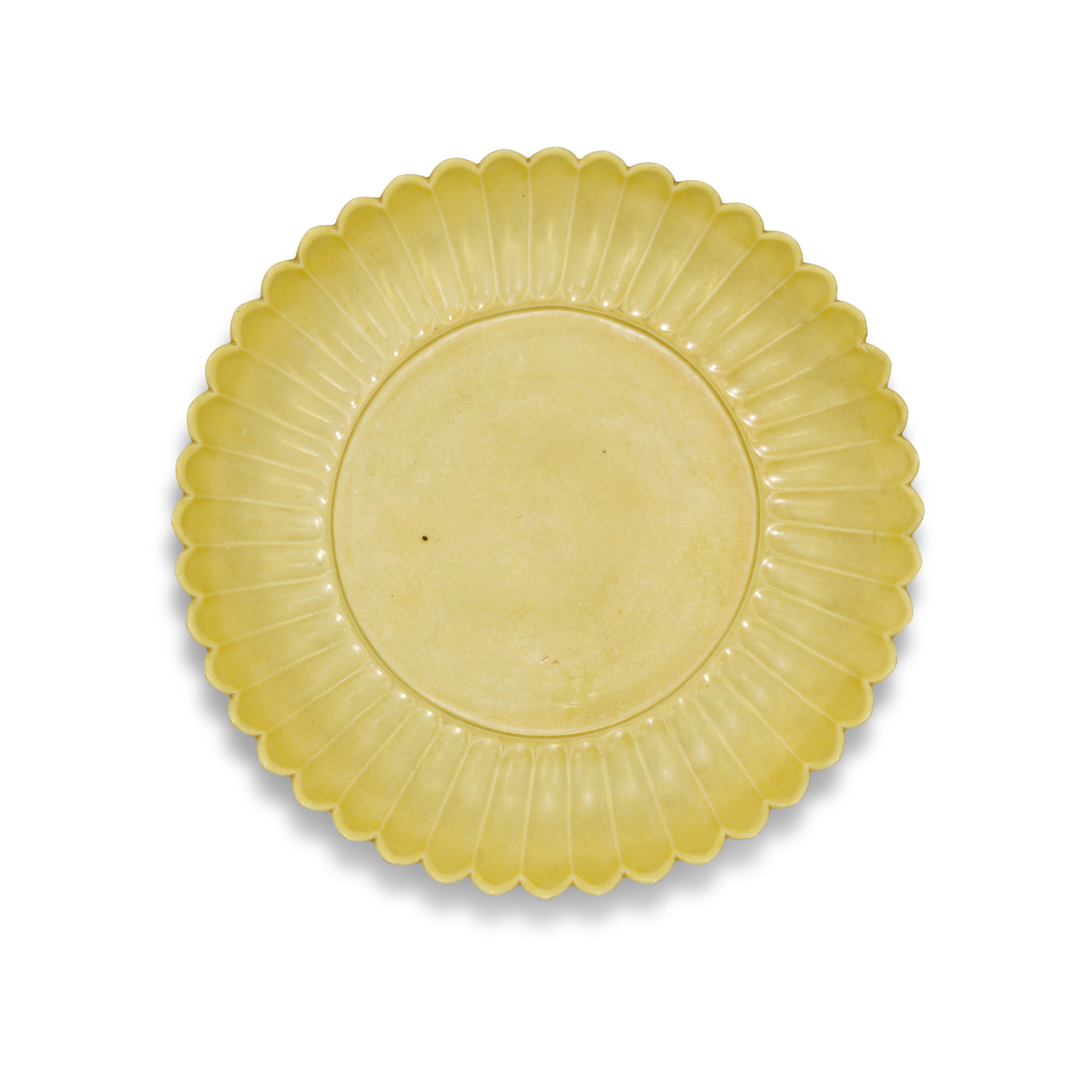 A yellow-glazed 'chrysanthemum' dish — 清雍正 黃釉菊瓣盤 《大清雍正年製》款