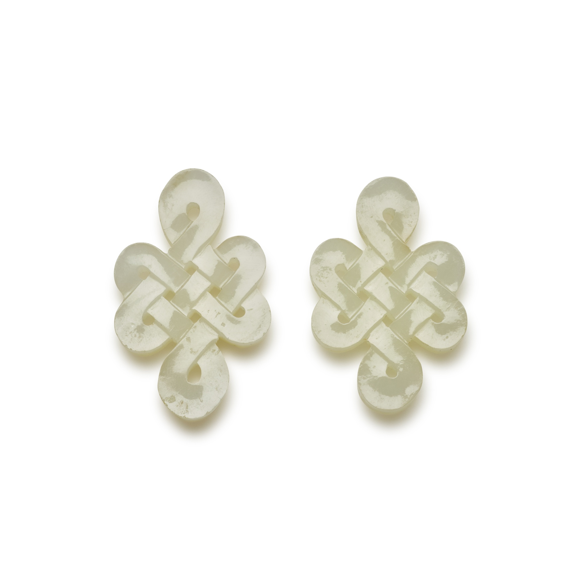 Unknown (Historical) — A pair of small white jade 'knots' carvings , 19th / 20th century