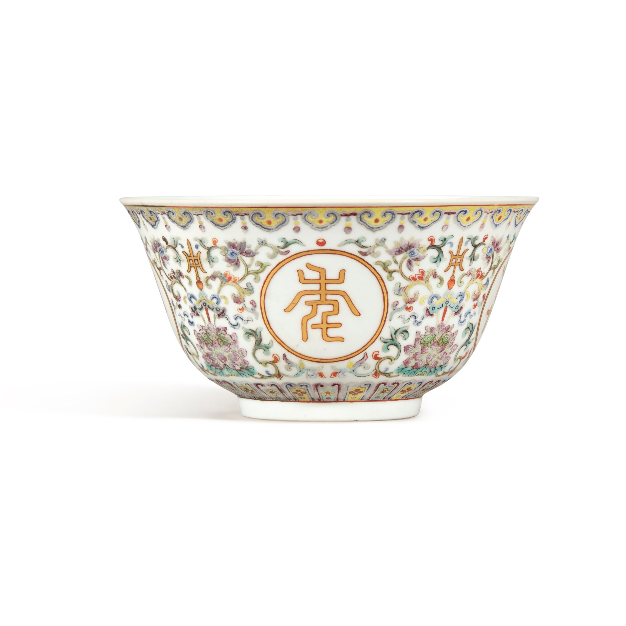 A famille-rose and gilt-decorated bowl, — A famille-rose and gilt-decorated bowl, Seal mark and period of Jiaqing