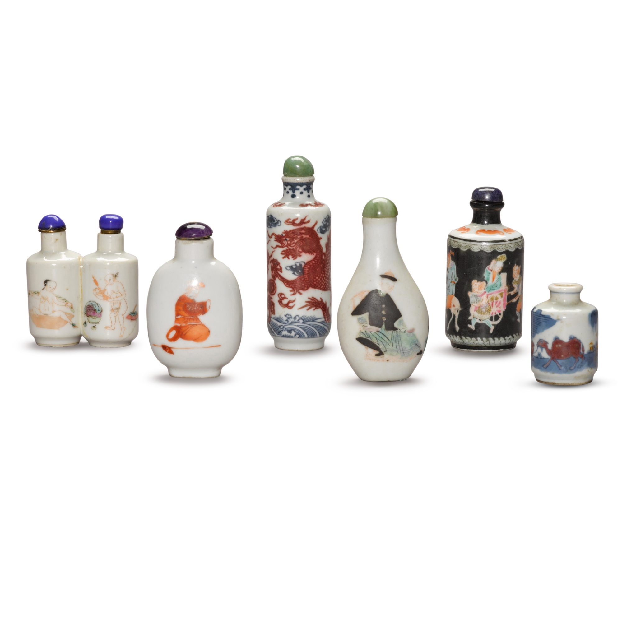 A group of six porcelain snuff bottles, — 十九 / 二十世紀 各式瓷鼻煙壺 一組六件