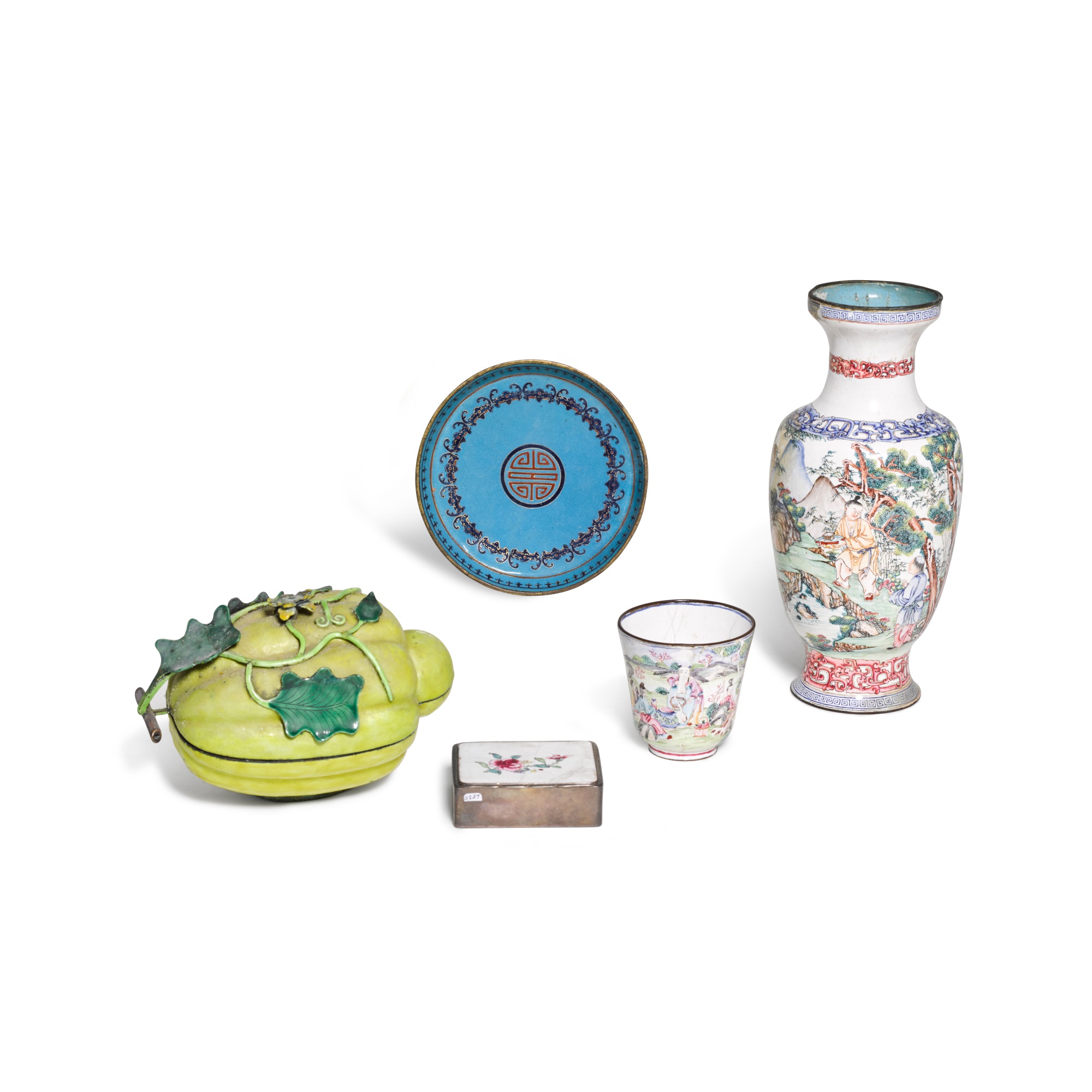 A group of five painted enamelled vessels, — 十九 / 二十世紀 各式銅胎畫琺瑯器 一組五件