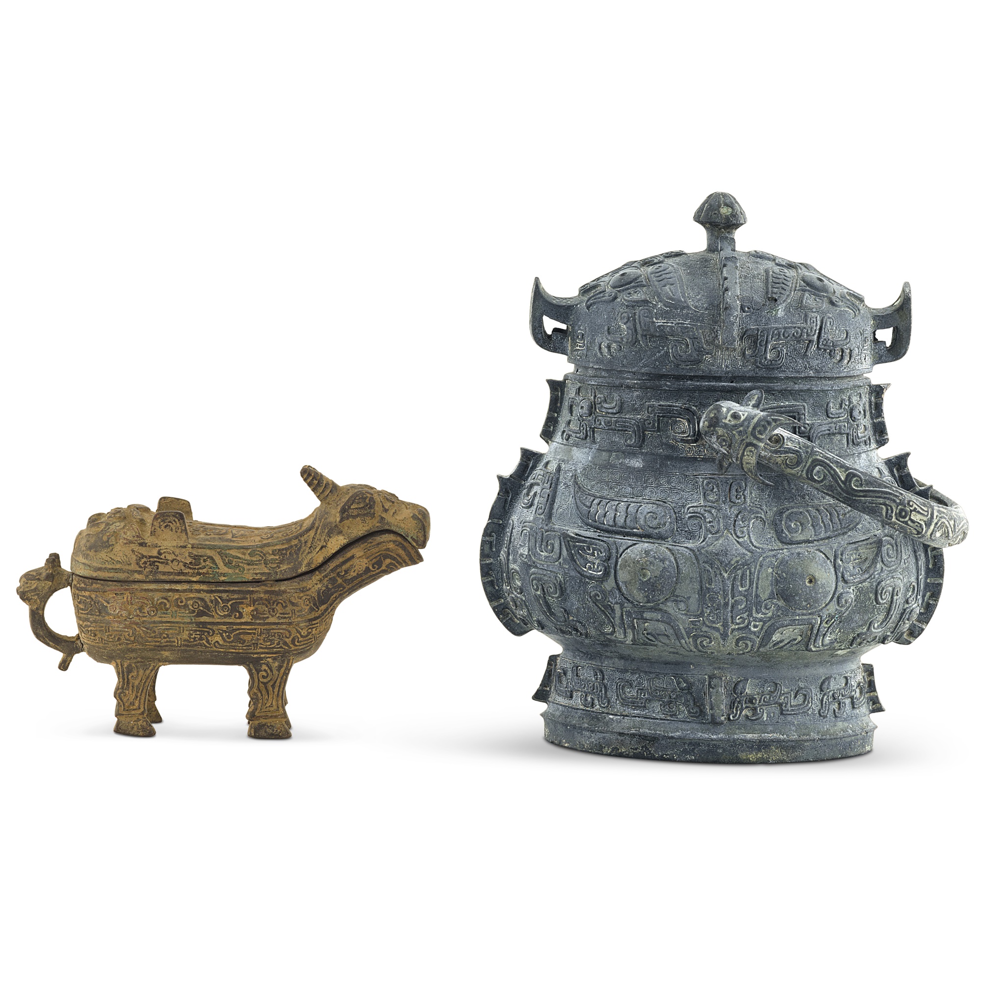 Two archaistic bronze wine vessels and covers, — 二十世紀 仿古銅器 一組兩件