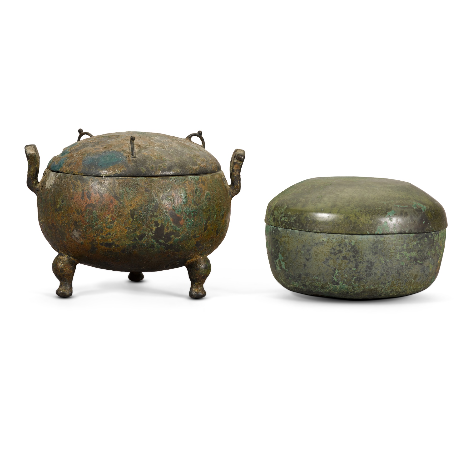 An archaic bronze ritual food vessel and cover (Ding), — 西漢 銅三足蓋鼎 及 漢 銅圓蓋盒 一組兩件