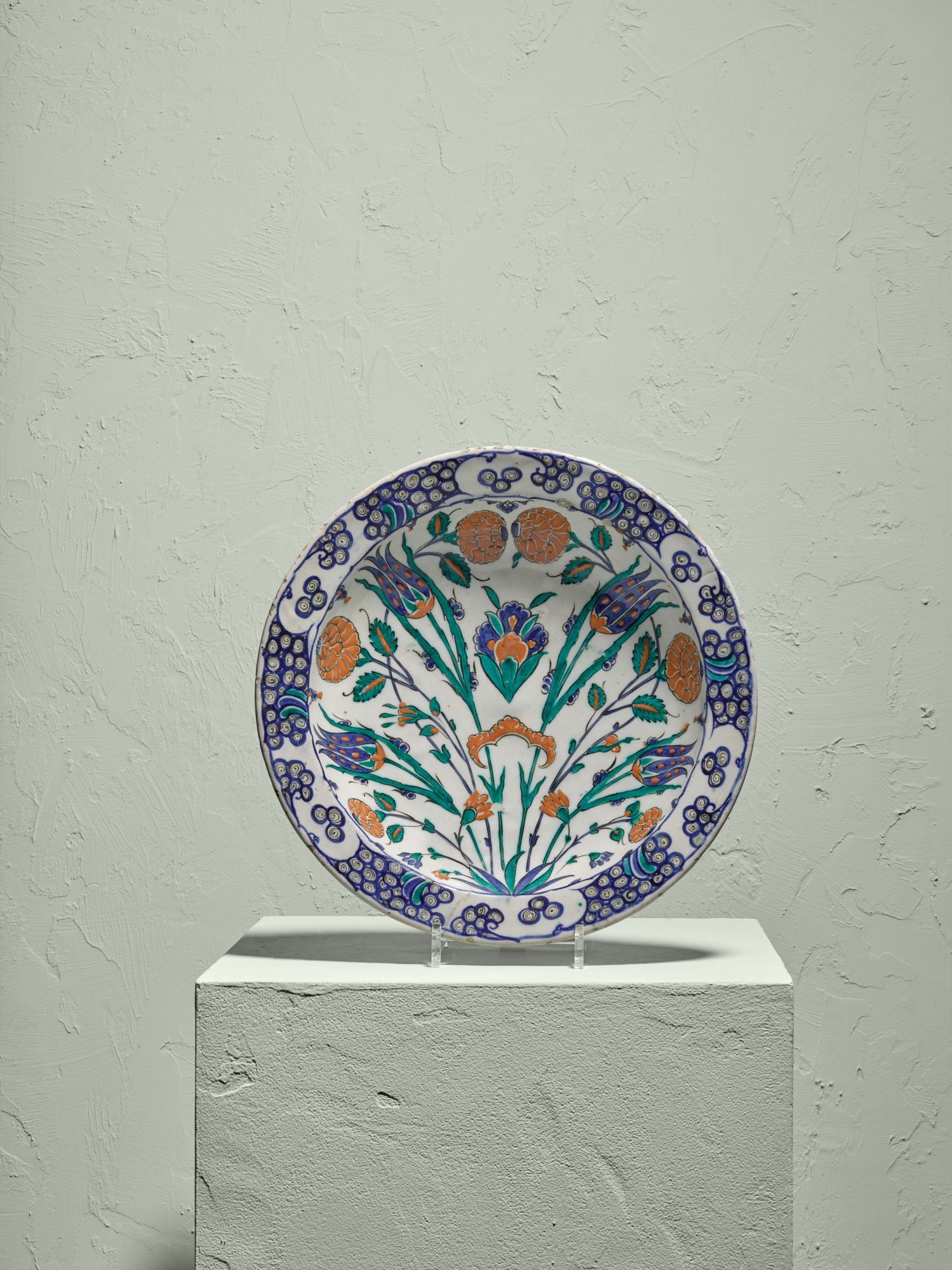 Unknown — A large Iznik polychrome pottery dish with tulips and carnations, Turkey, circa 1575