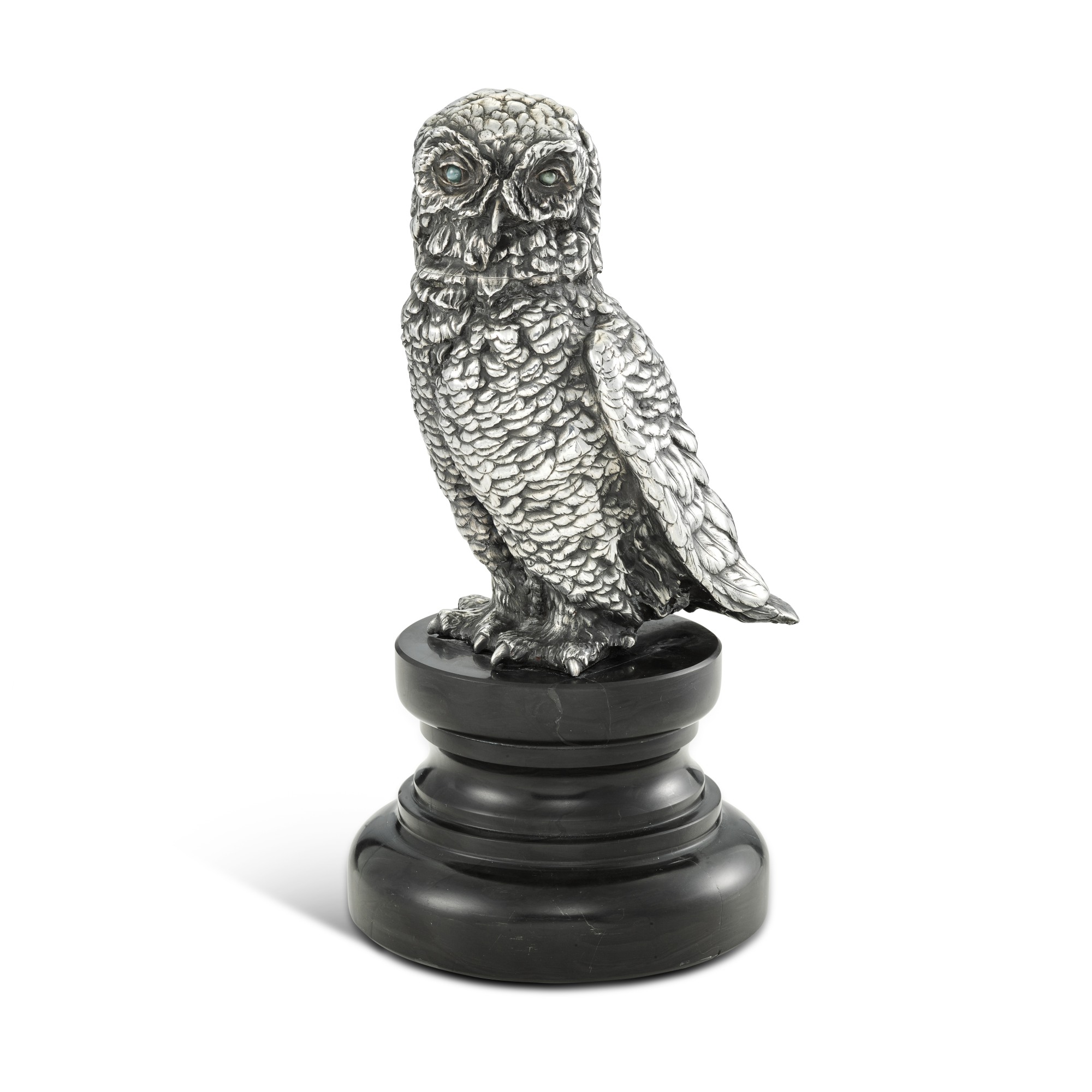 Unknown — A Fabergé gem-set silver and hardstone ink well in the form of an owl, 1st Silver Artel, St Petersburg, 1908-1917