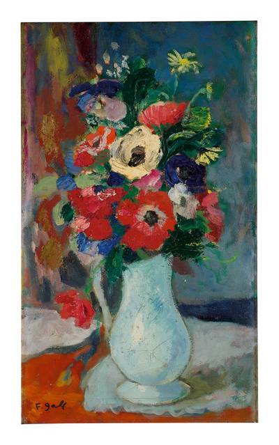 Anémones Et Marguerites Dans Un Vase Blanc