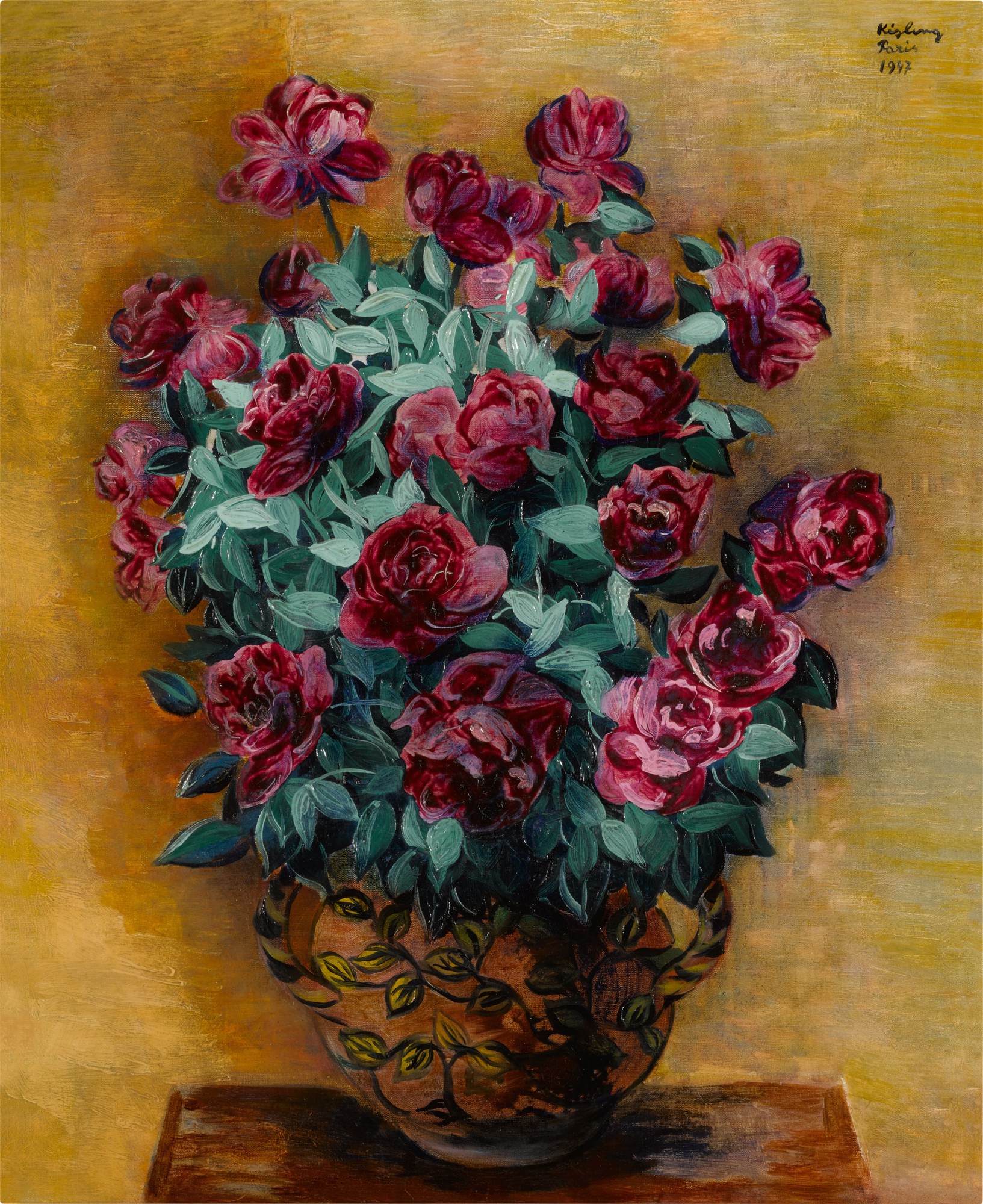 Roses rouges dans un vase