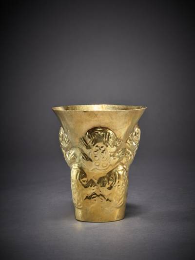 Sicán Gold Beaker with Frogs