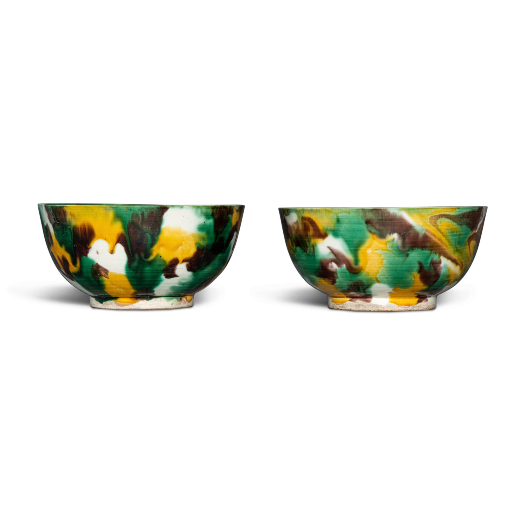A pair of sancai-glazed bowls — 清康熙 虎皮三彩盌一對