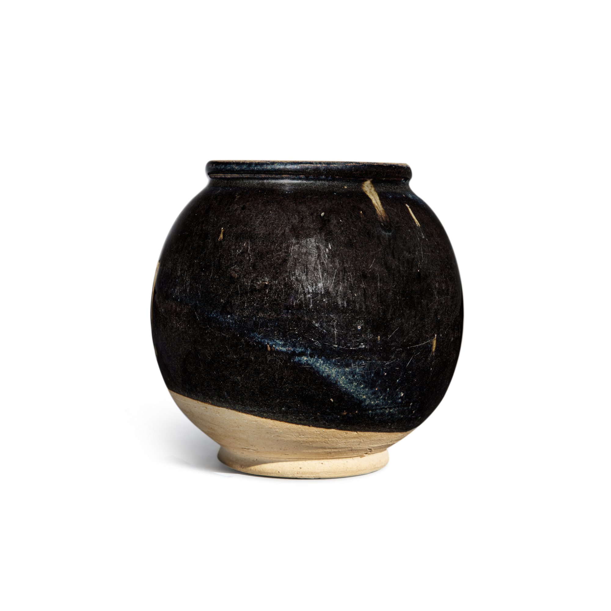 A black-glazed ovoid jar — 元 / 明 黑釉罐