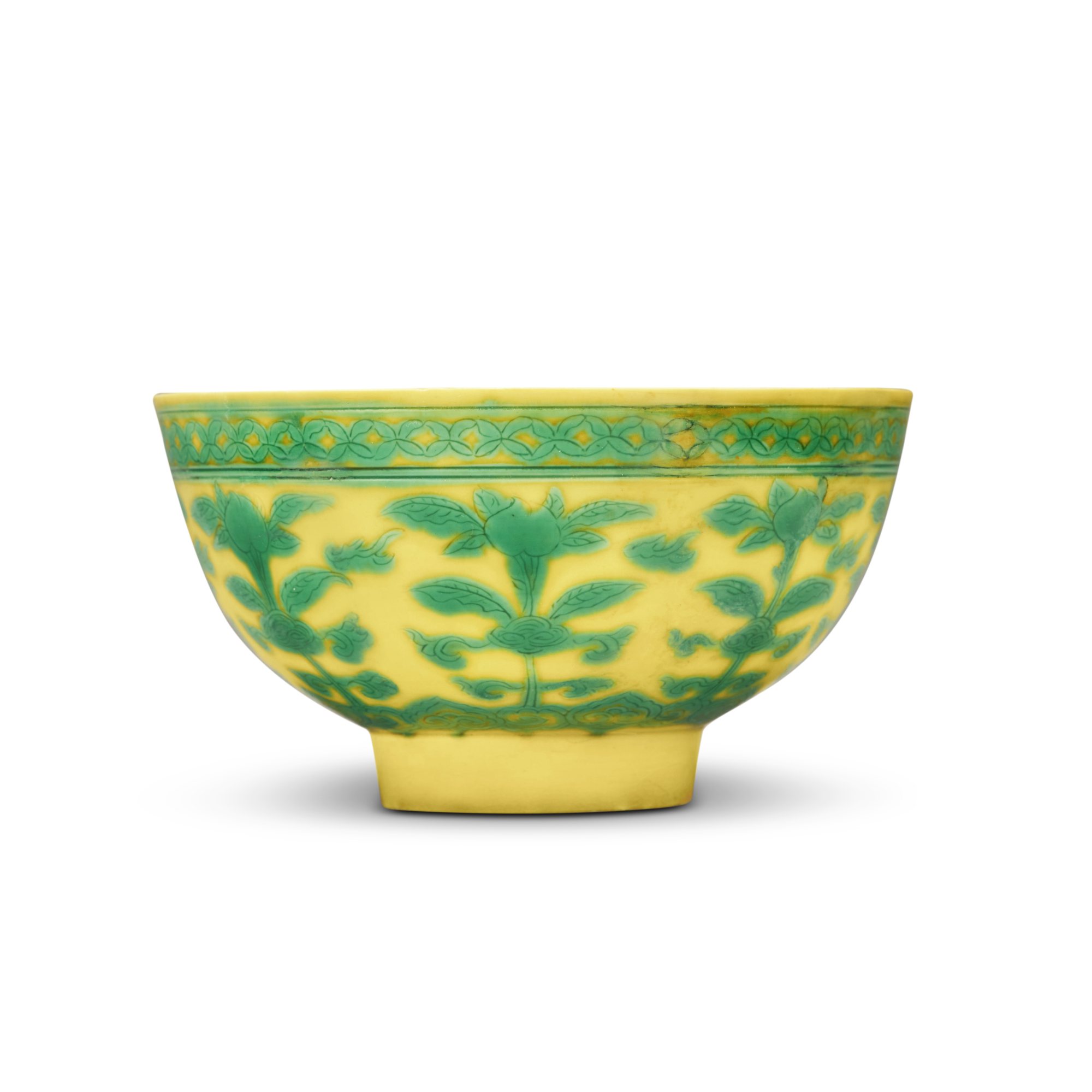 A yellow-ground green-enameled 'peach' bowl — 清康熙 黃地綠彩壽桃紋盌 《大清康熙年製》款