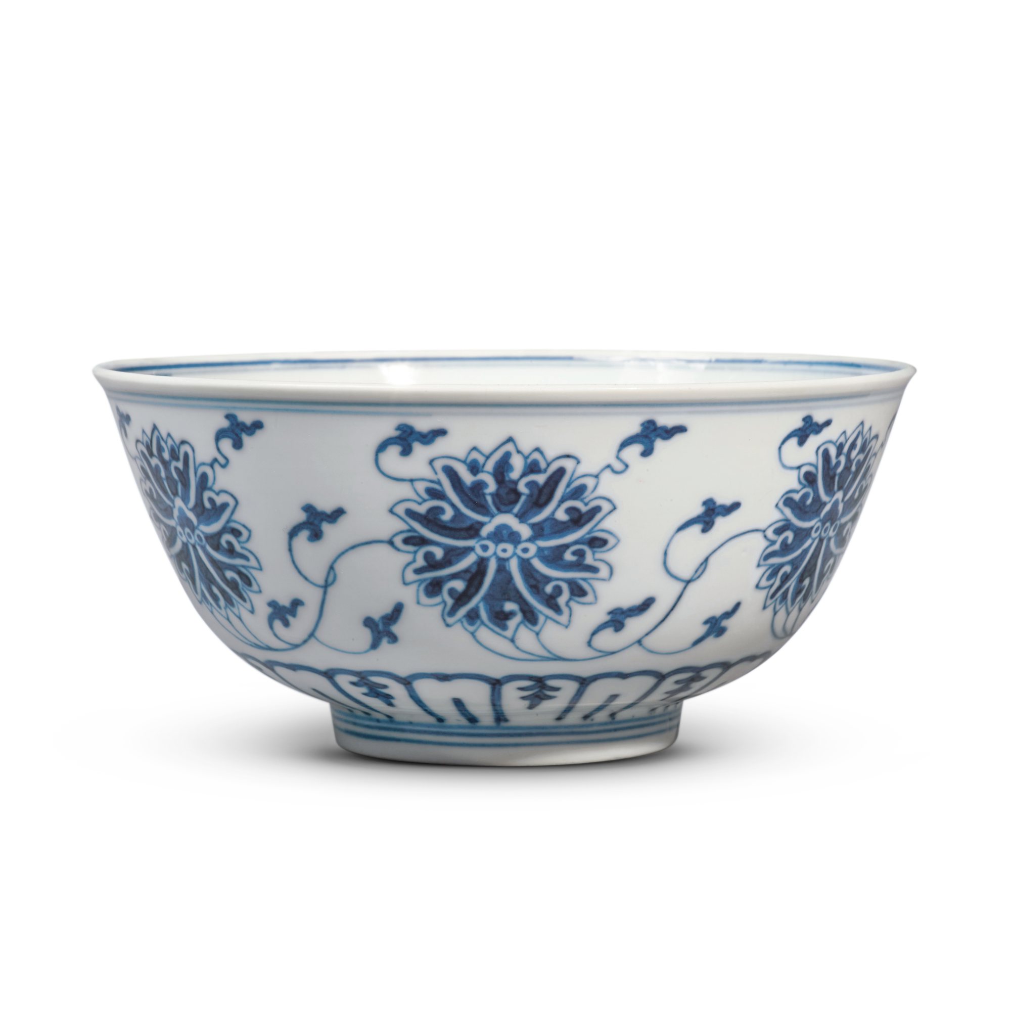 A blue and white 'lotus' bowl — 清光緒 青花纏枝蓮紋盌 《大清光緒年製》款