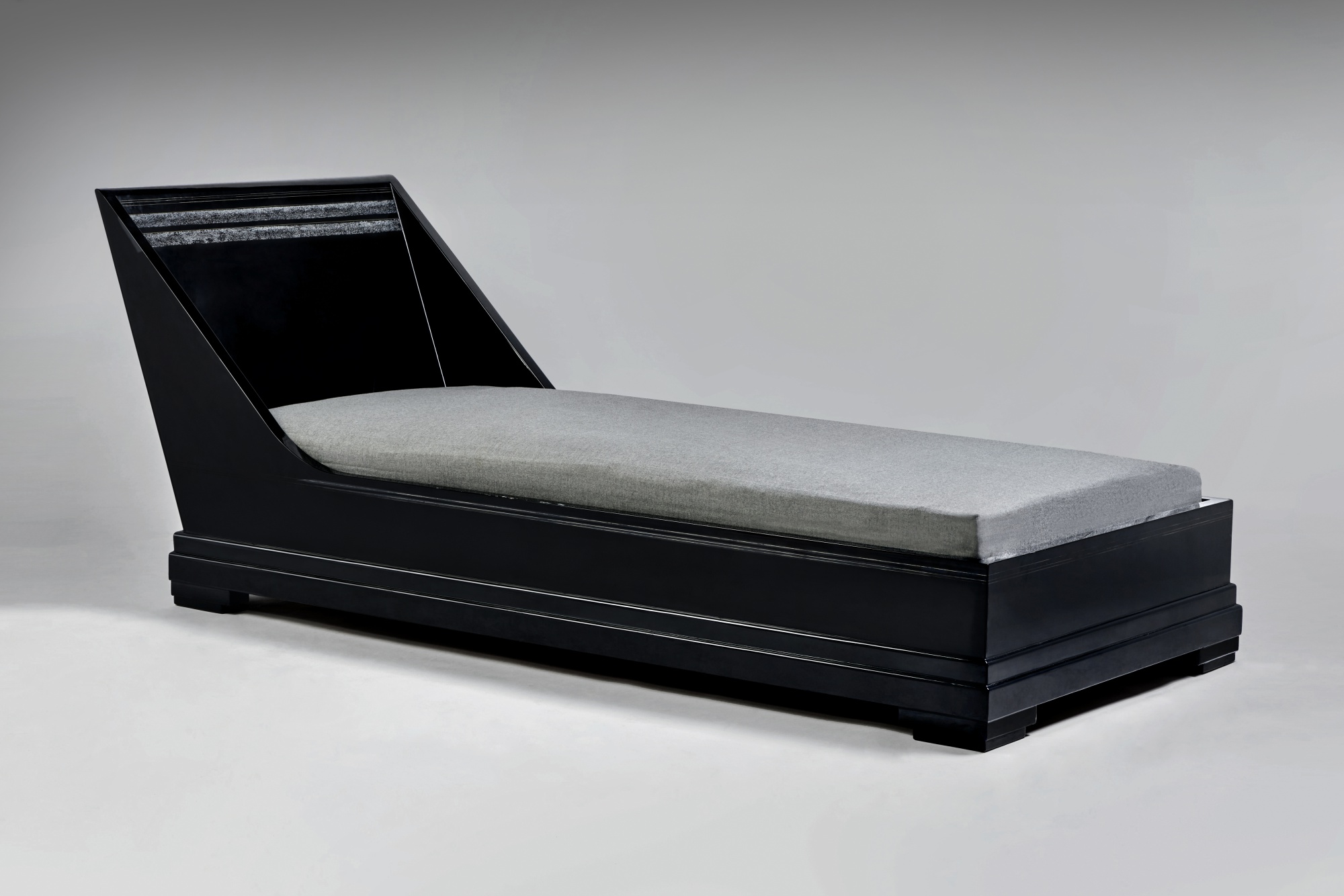 Jean Dunand — Unique "Bateau" Daybed for Nadine Oxnard