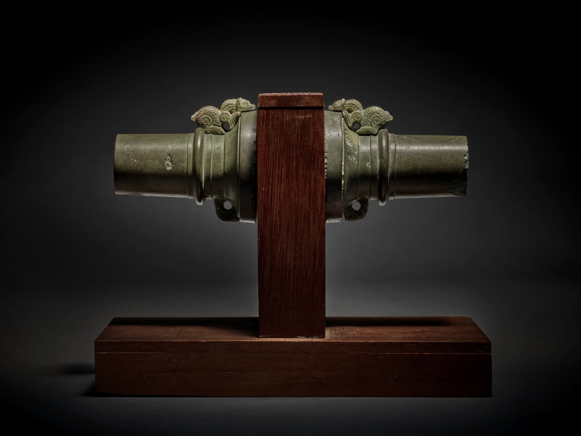 Unknown (Historical) — 東周 青銅軎連獸首轄一組兩套