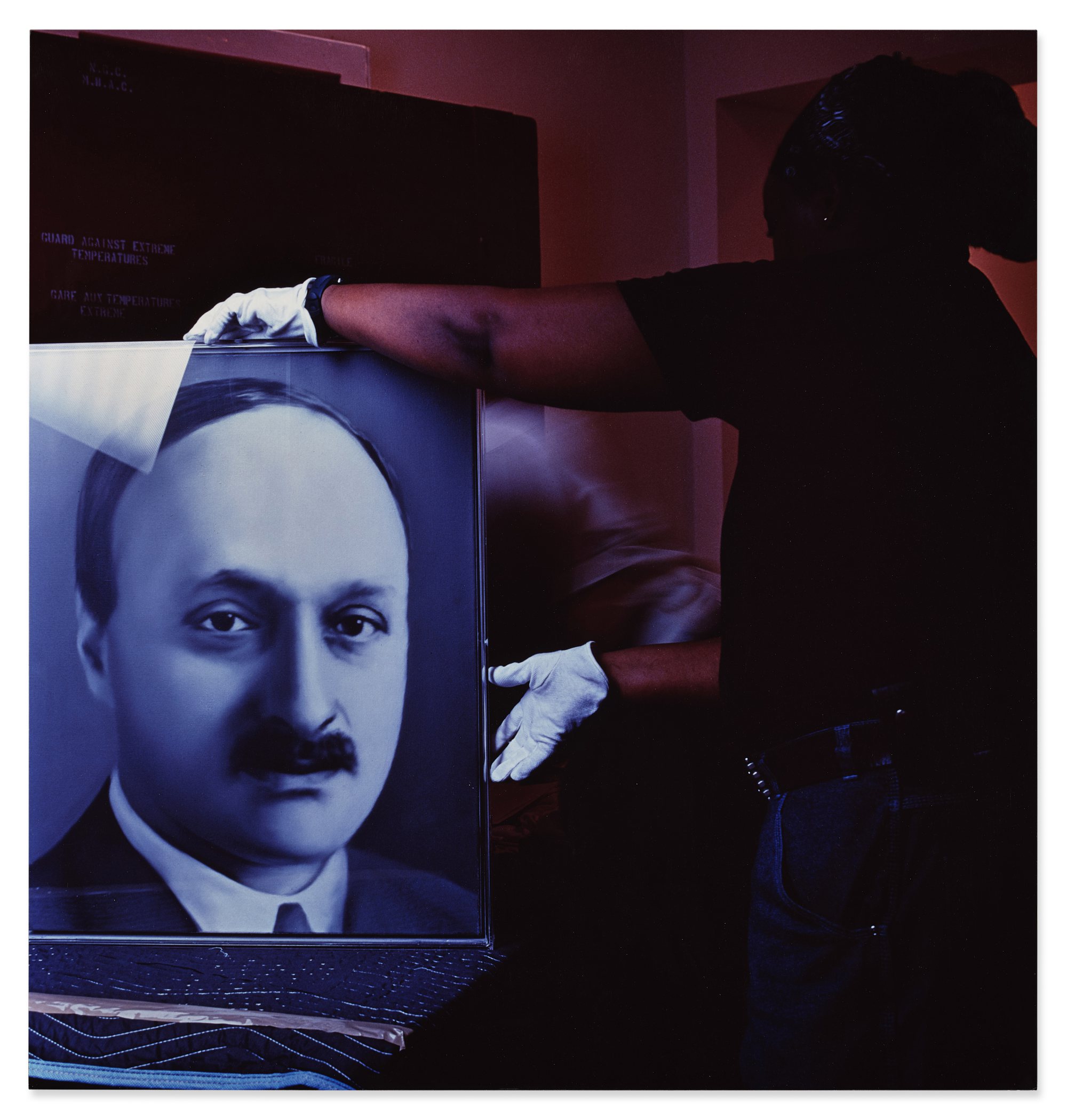 Description — White Gloves