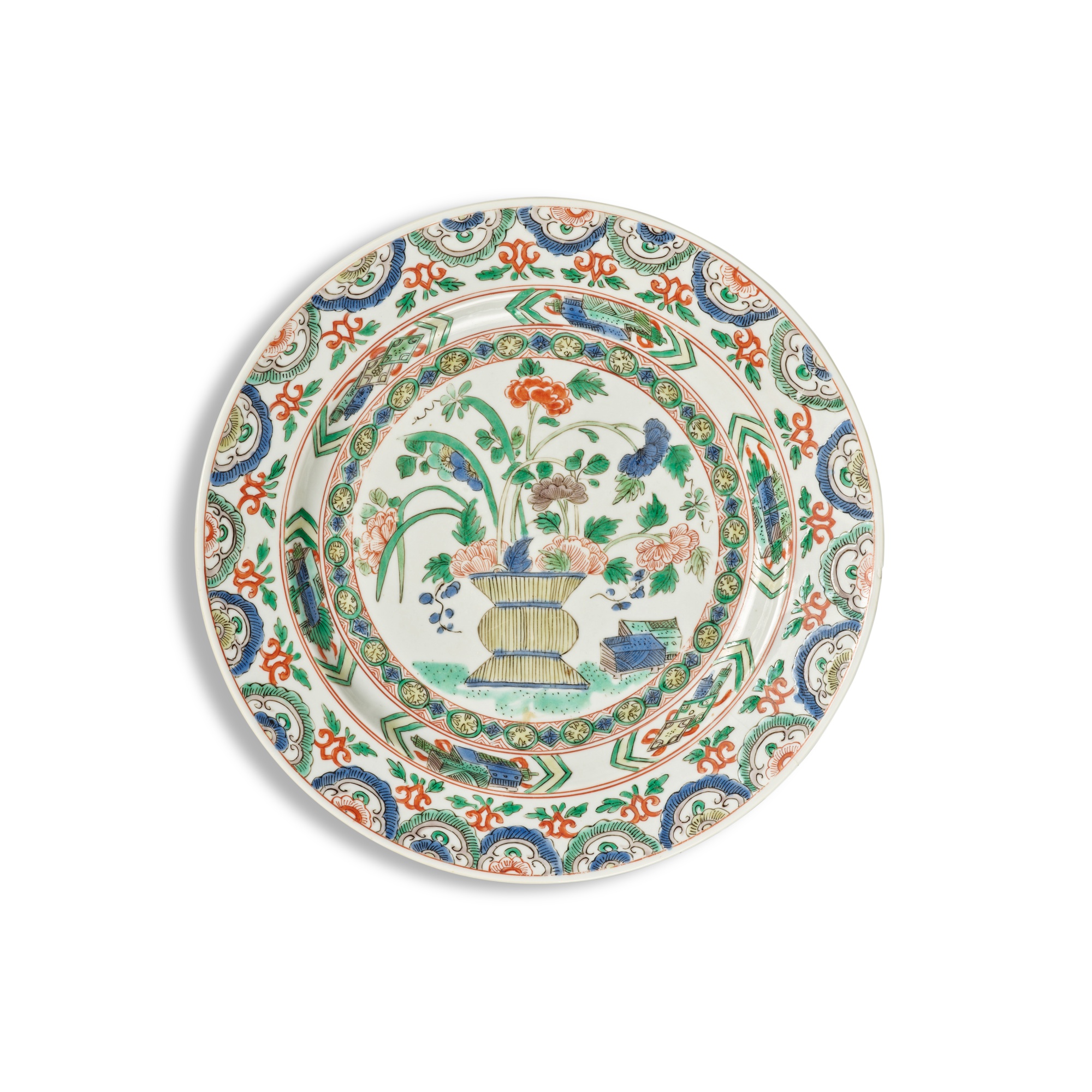 A famille-verte 'flower basket' dish — 清康熙 五彩花籃紋大盤