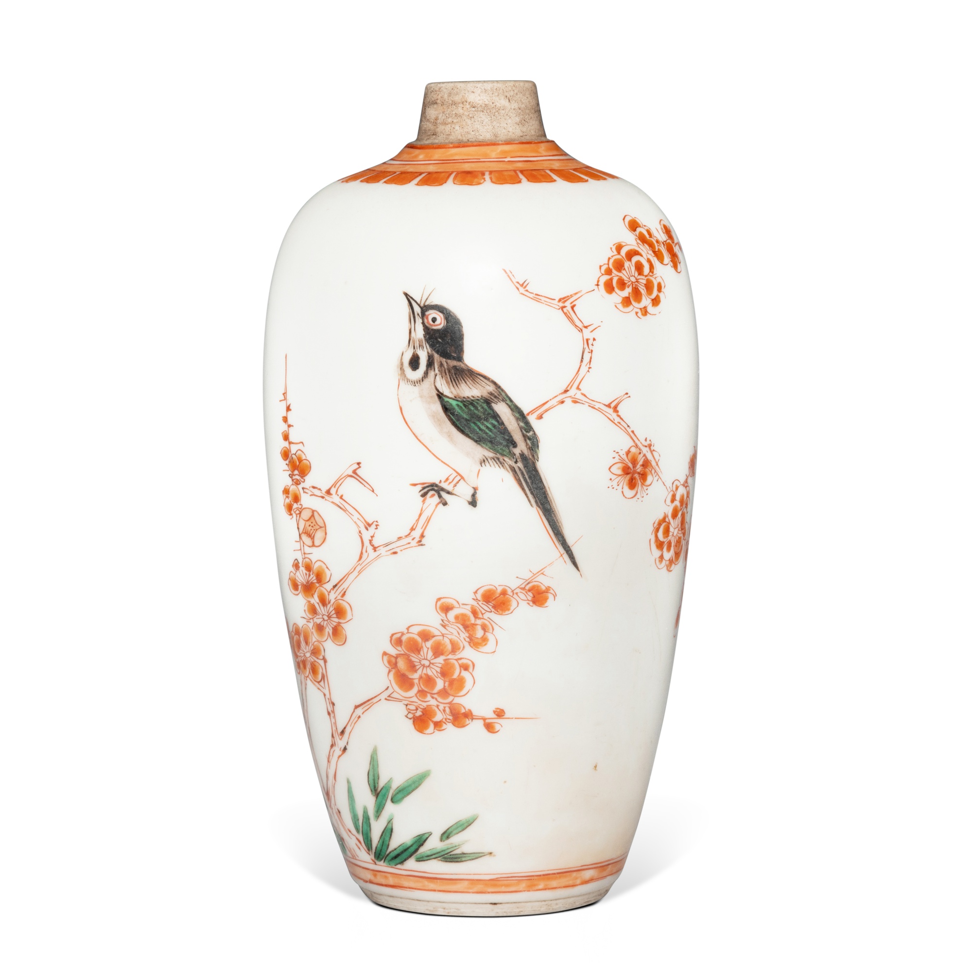 An inscribed famille-verte 'magpie and prunus' ovoid vase — 清康熙 五彩喜上眉梢圖詩文罐