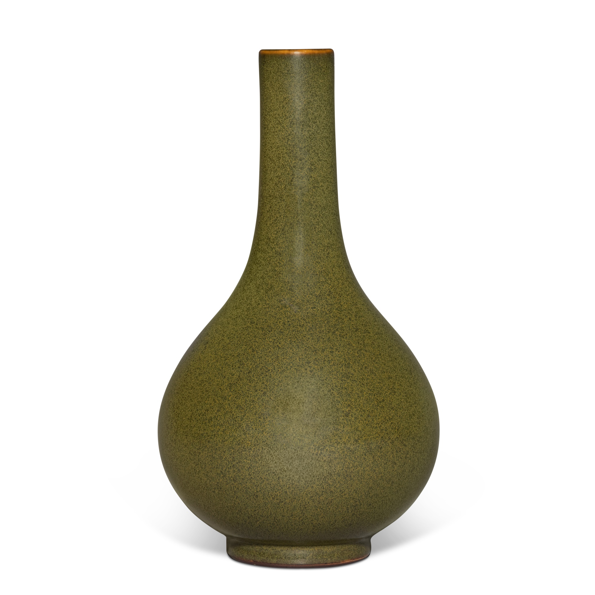 A teadust-glazed pear-shaped vase — 清乾隆 茶葉末釉長頸瓶 《大清乾隆年製》款
