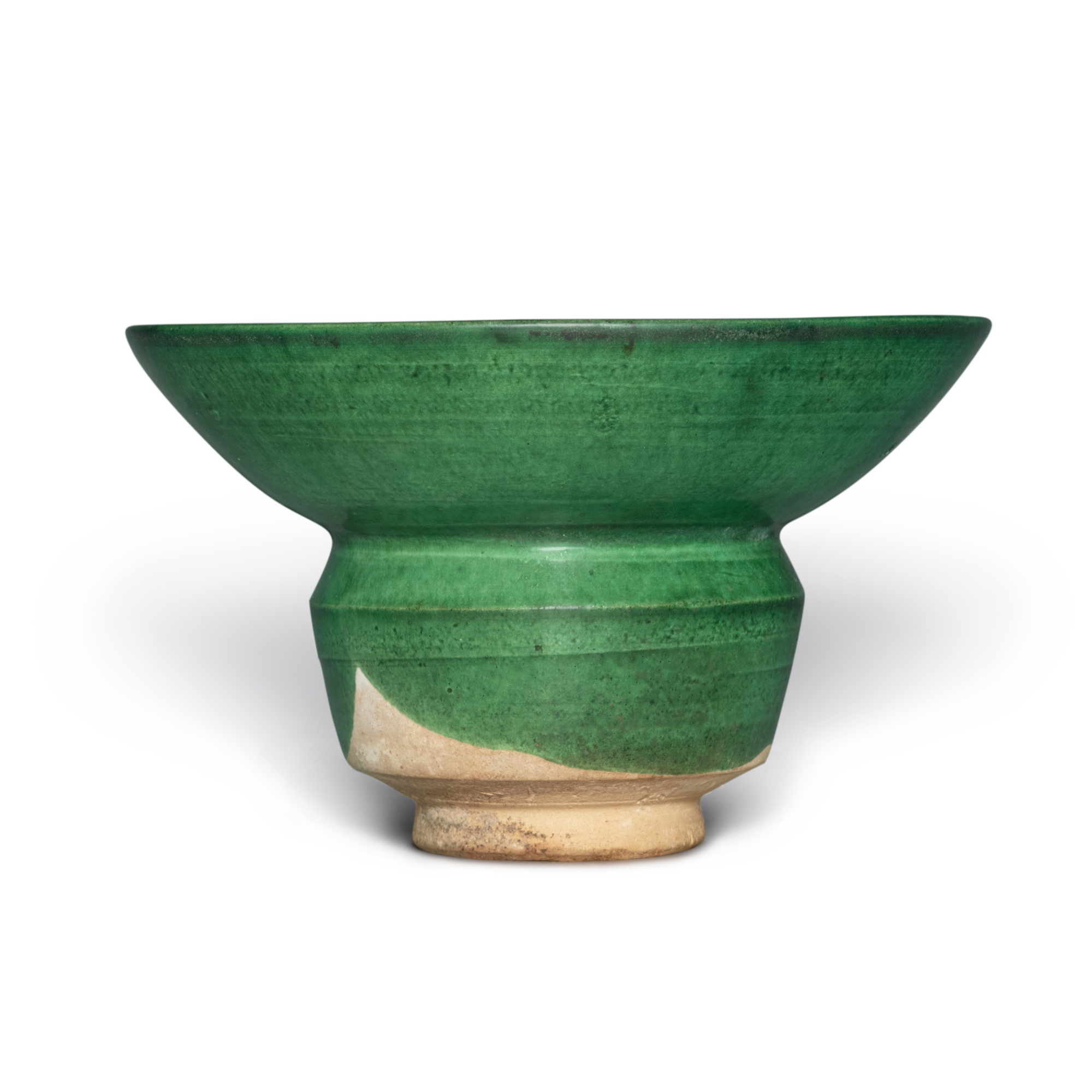 An extremely rare green-glazed zhadou — 遼 綠釉渣斗