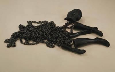 Untitled (Daisy Chain)