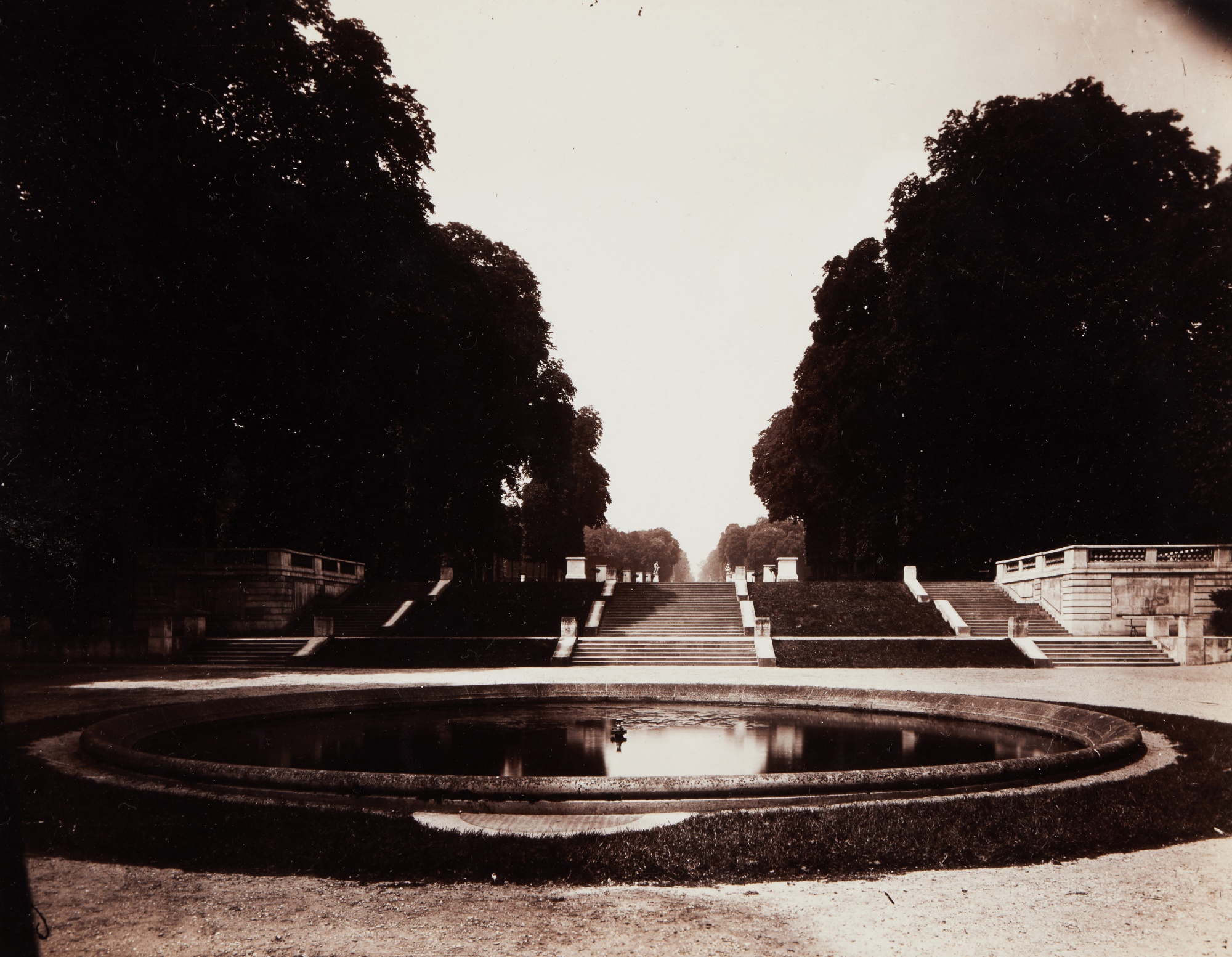 Eugène Atget — Parc de Saint-Cloud (horizontal fountain)