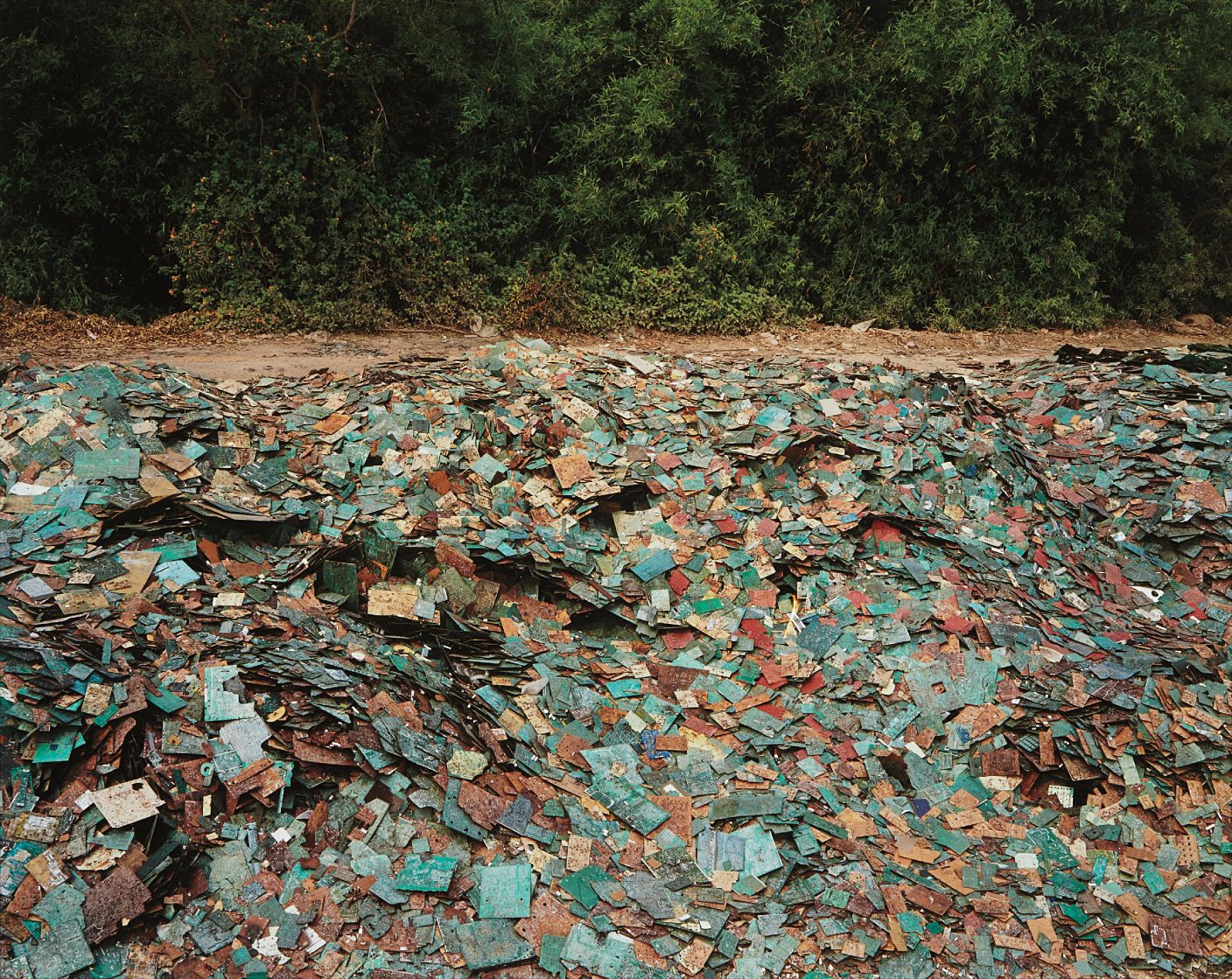 Edward Burtynsky — China Recycling #9, Circuit Boards, Guiyu, Guandong Province, China