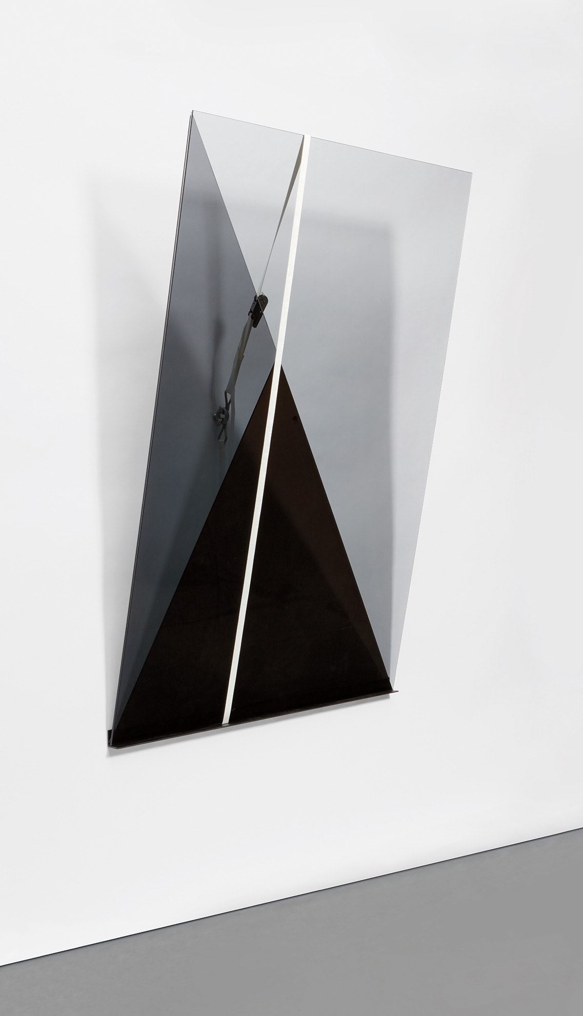 metal base, smoked glass, eye bolt and ratchet strap