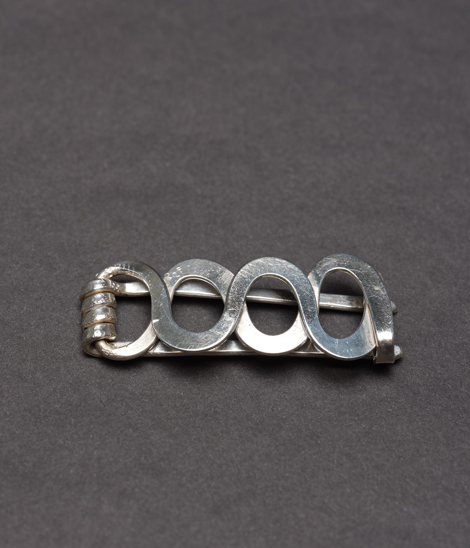 Alexander Calder — Barrette