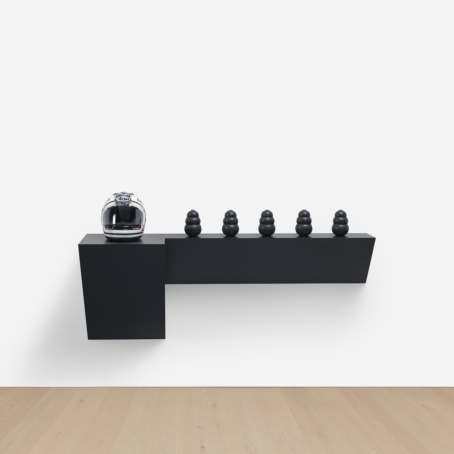 Haim Steinbach — five 1