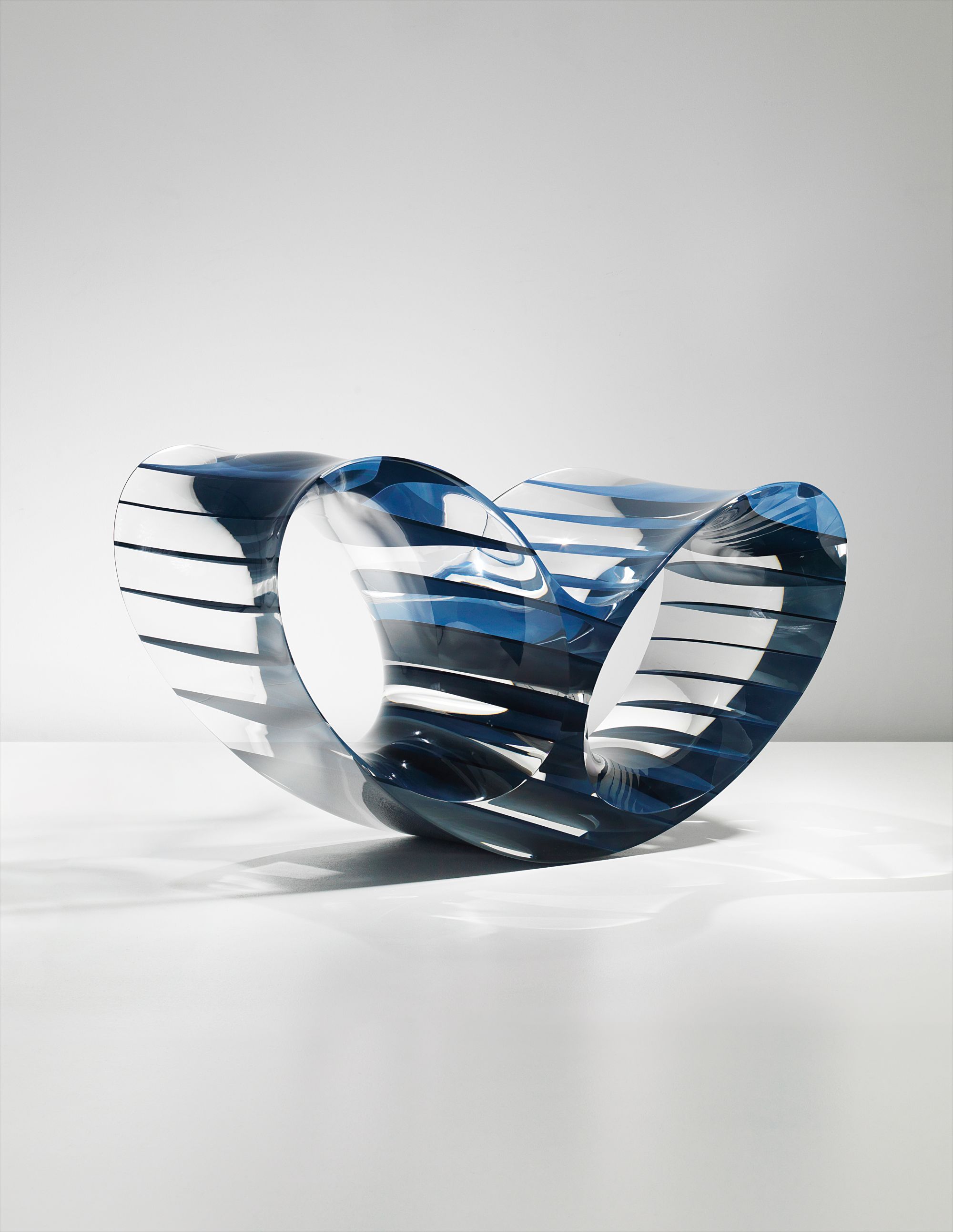 “Oh-Void 2” chair