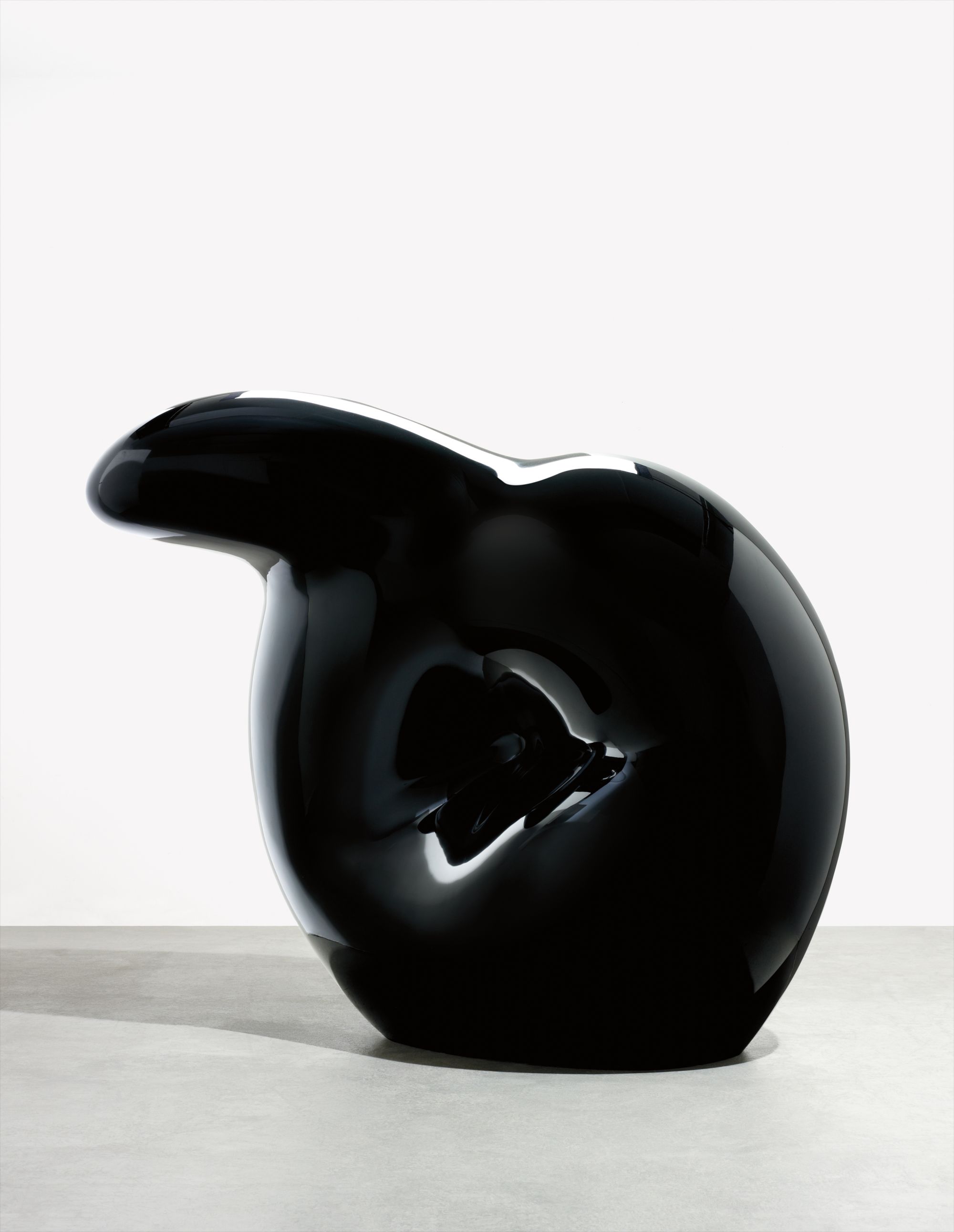 Claes Oldenburg — Inverted Q - Black