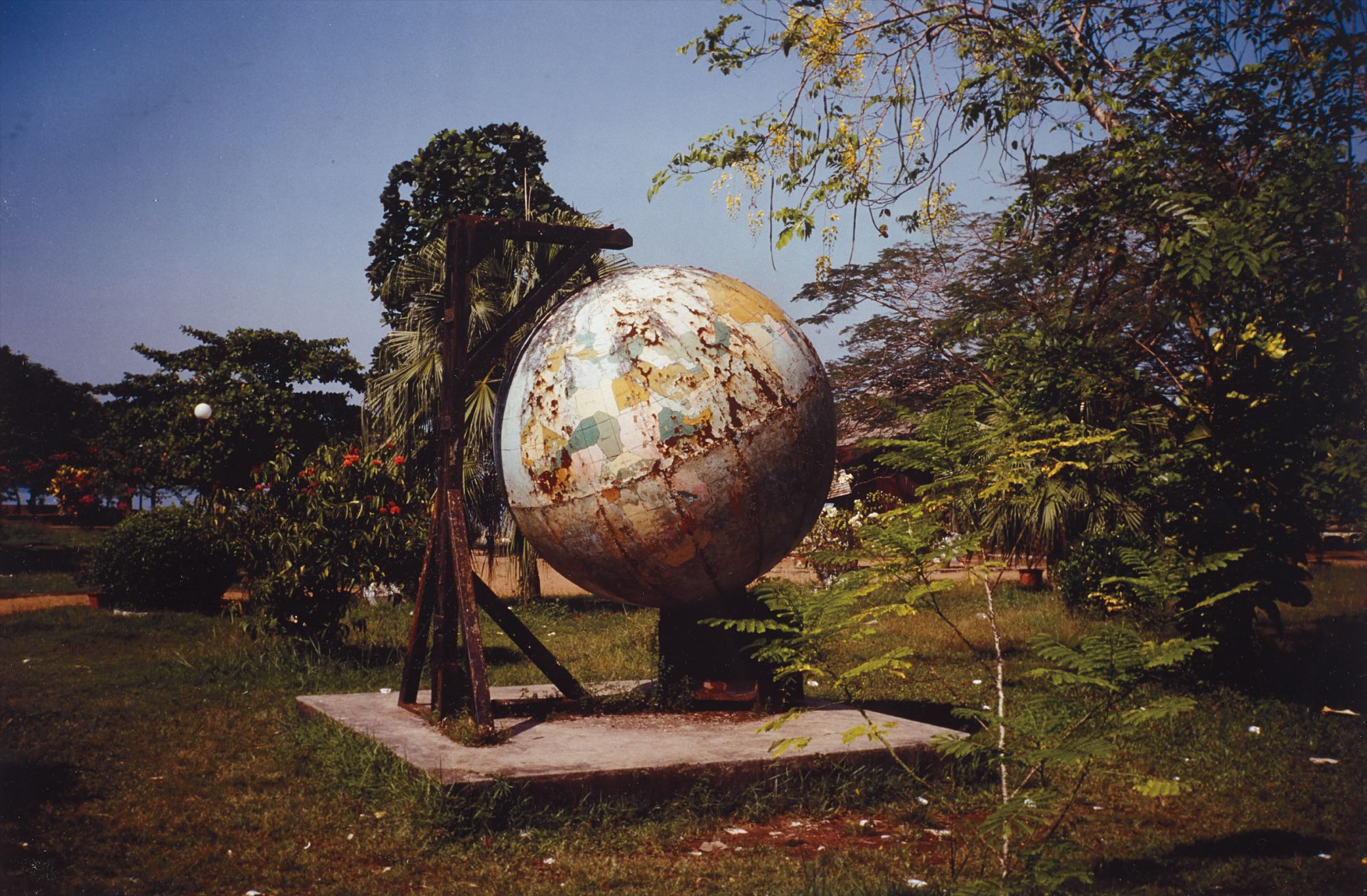 Gabriel Orozco — El jardín del mundo (The Garden of the World)