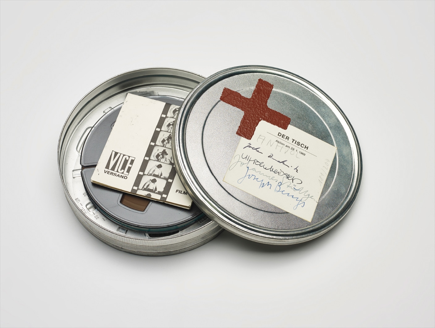 Joseph Beuys — Der Tisch