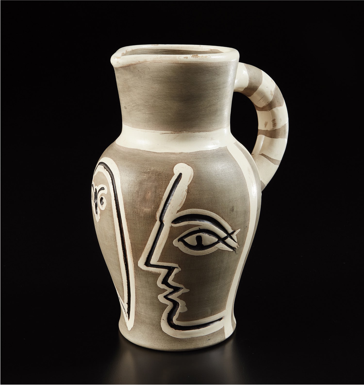 Pablo Picasso — Grey engraved pitcher (Pichet gravé gris)