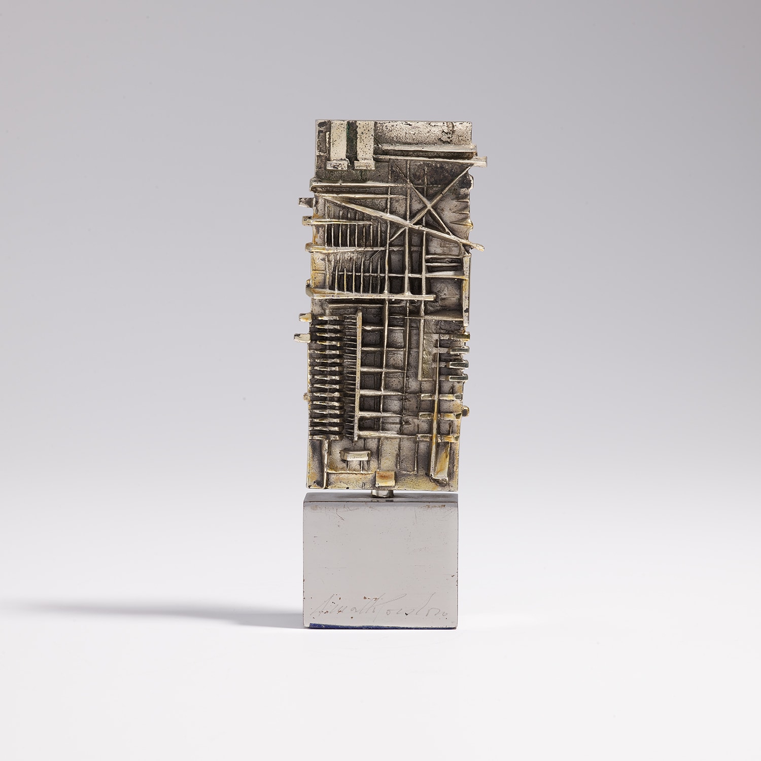 Arnaldo Pomodoro — Stele per Assider (Stele for Assider) (A.P. M68)