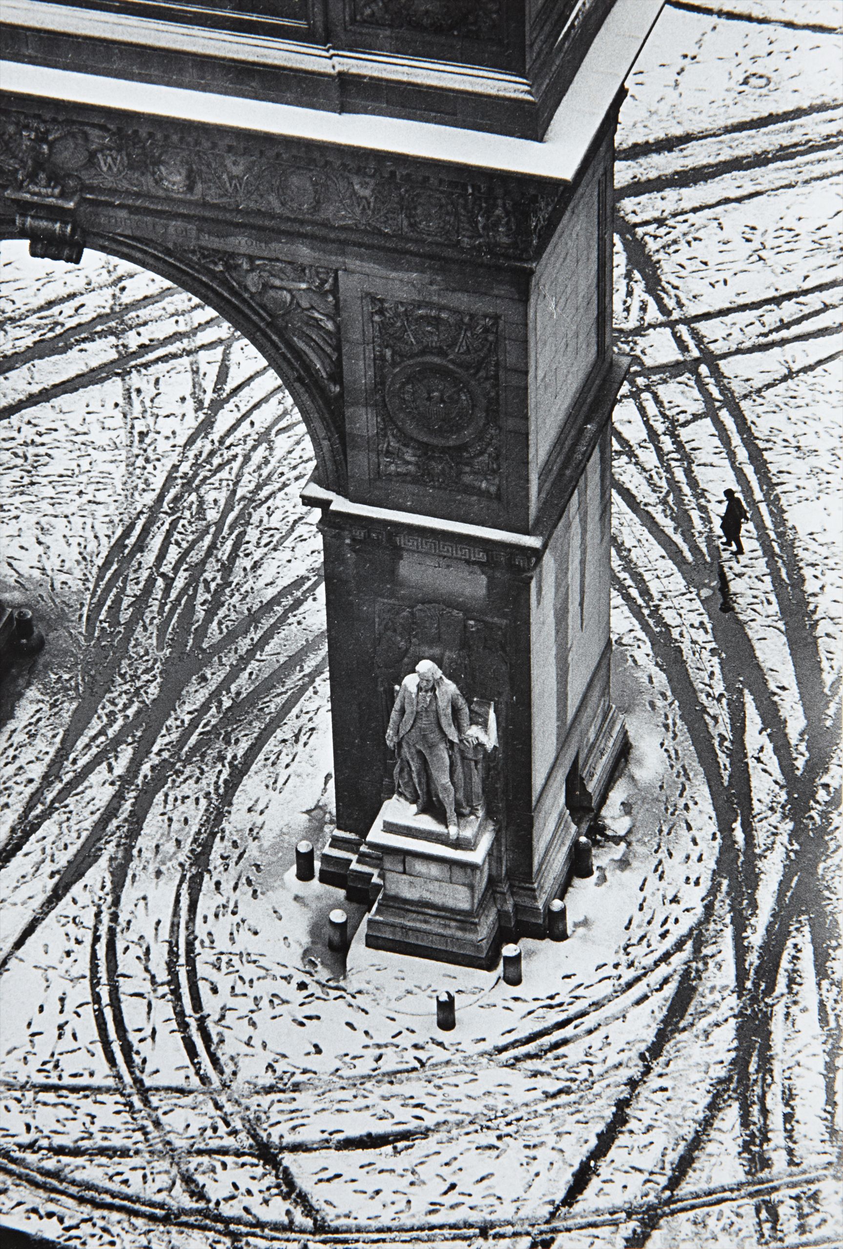 André Kertész — Washington Square, New York