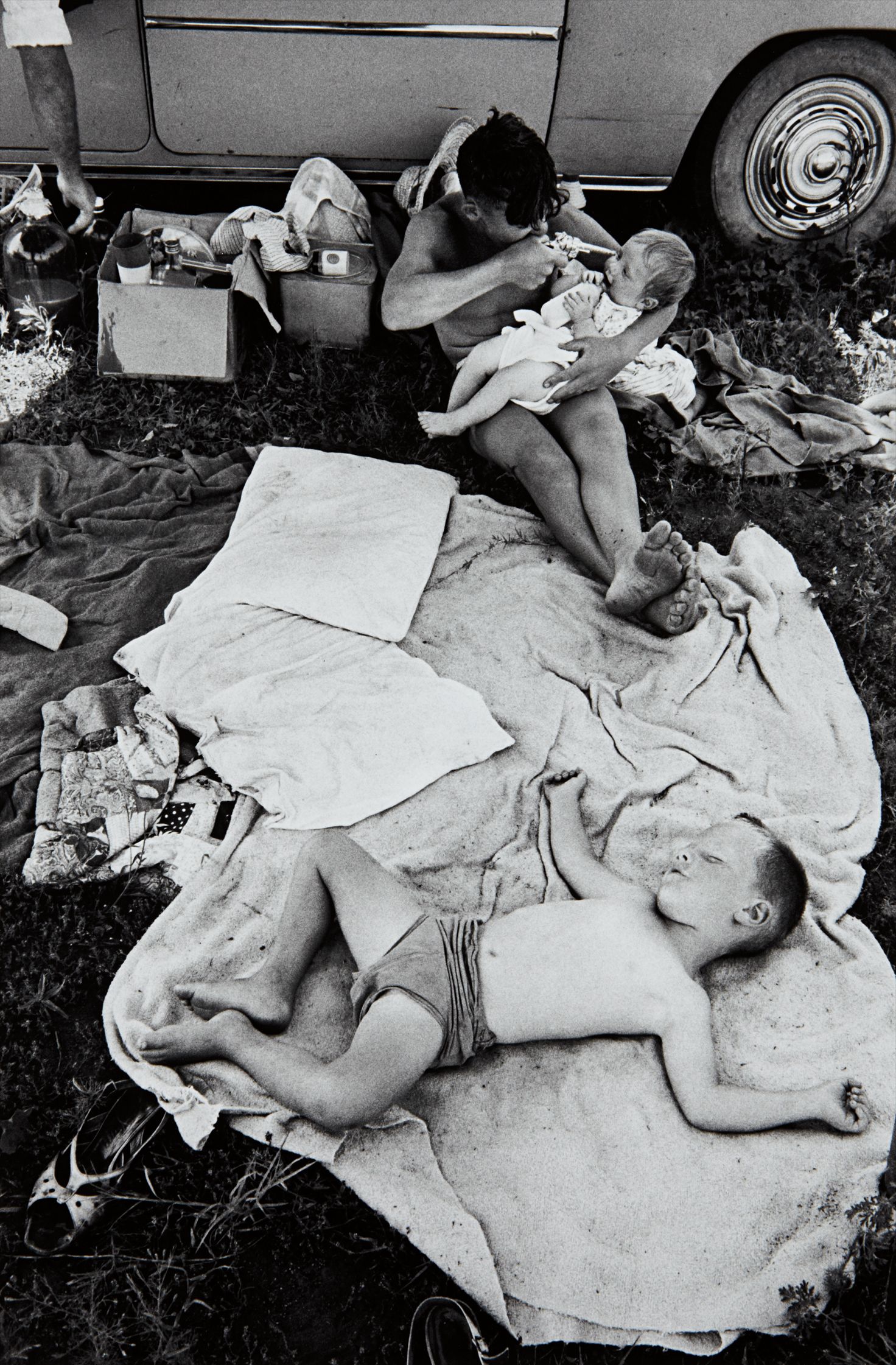 David Goldblatt — Picnic at Hartebeespoort Dam on New Year's Day