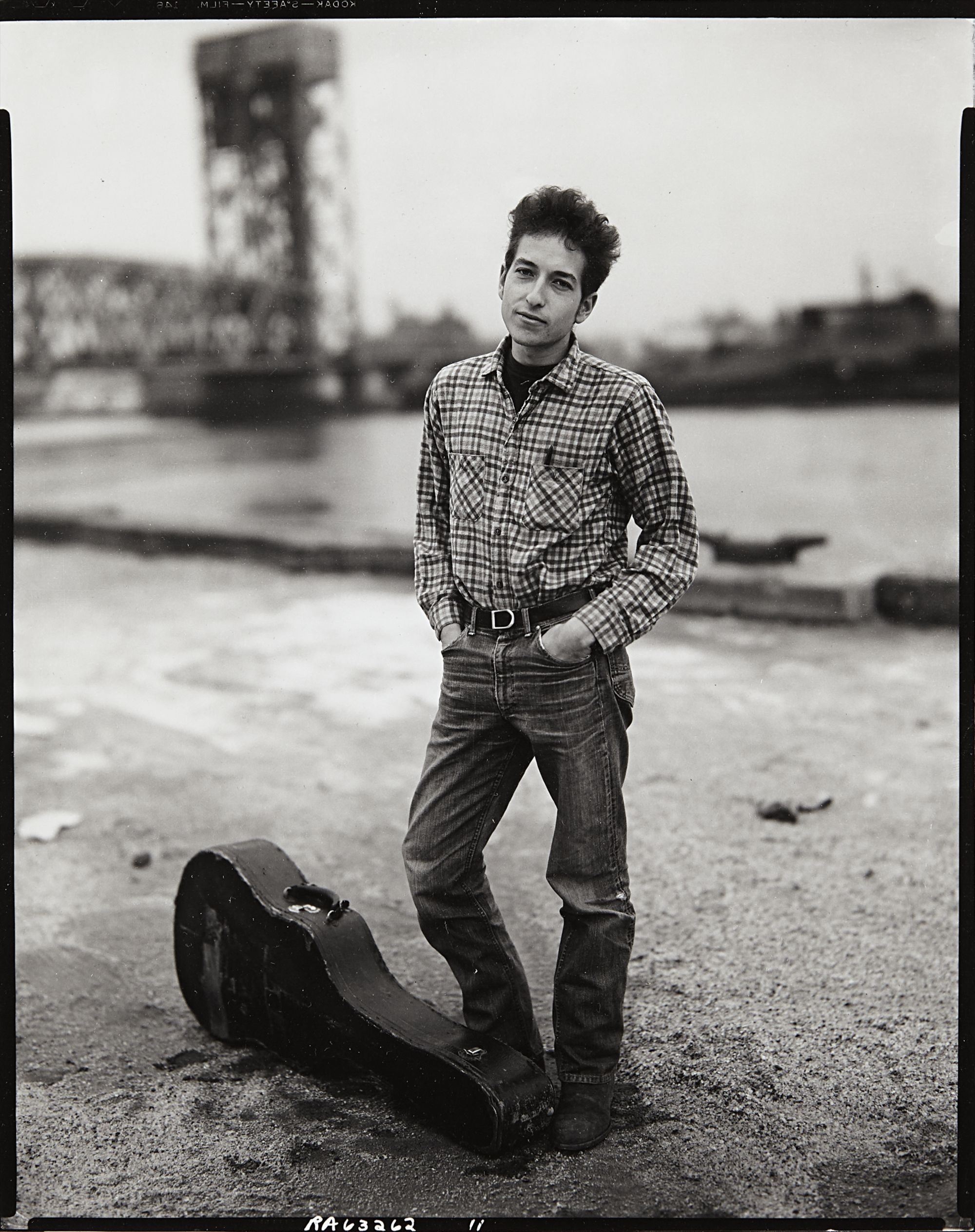 Richard Avedon — Bob Dylan, singer, 132nd Street and FDR Drive, November 4