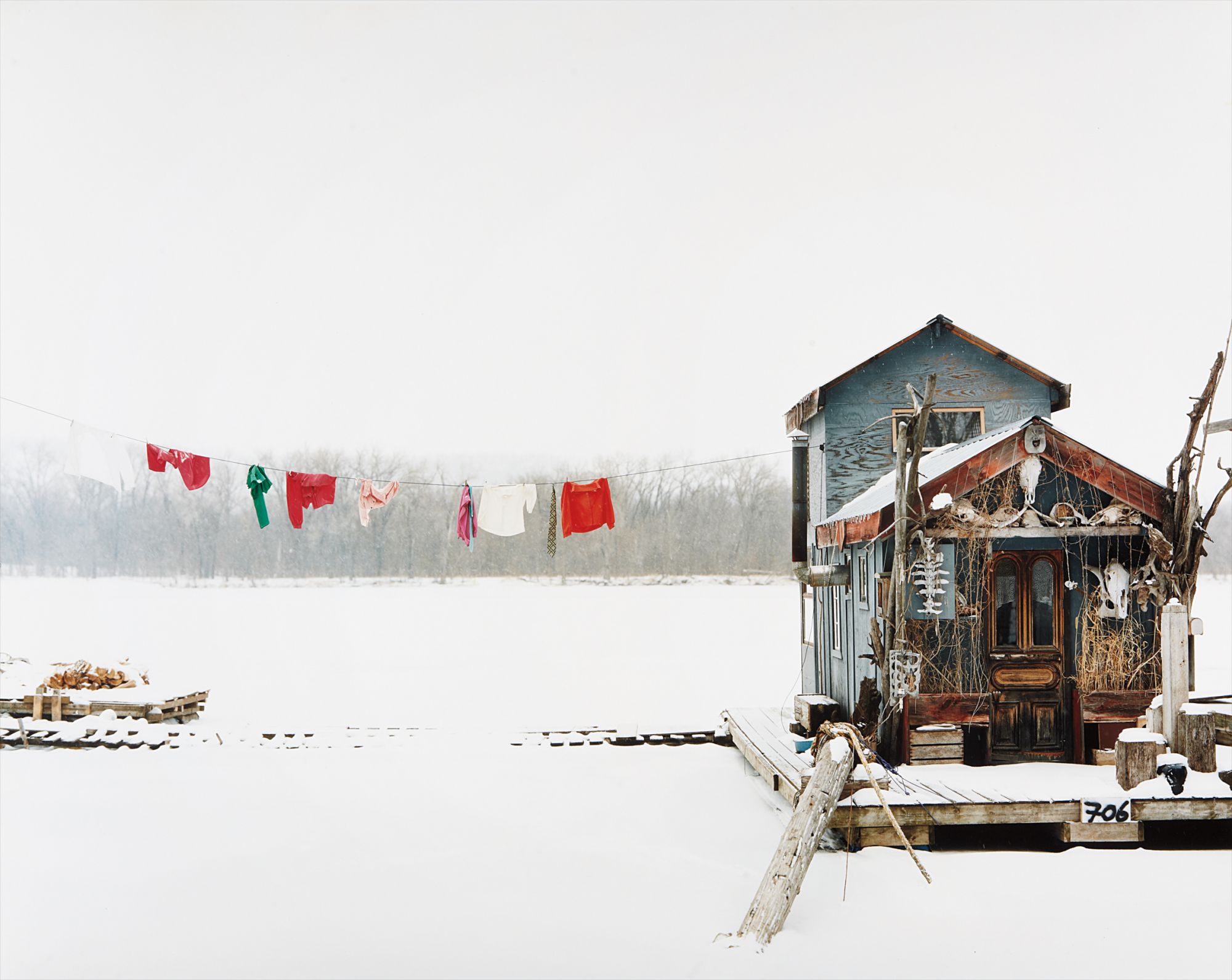 Alec Soth — Peter's Houseboat, Winona, Minnesota