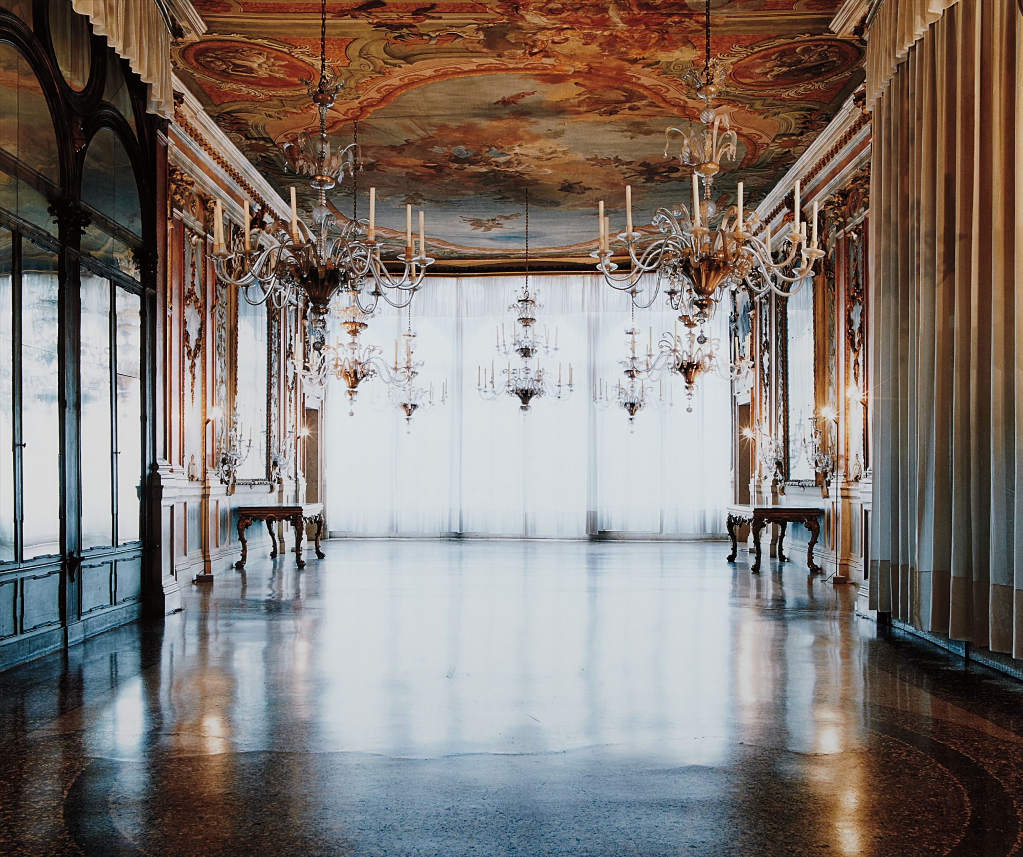 Candida Höfer — Palazzo Pisani Moretta, Venezia I