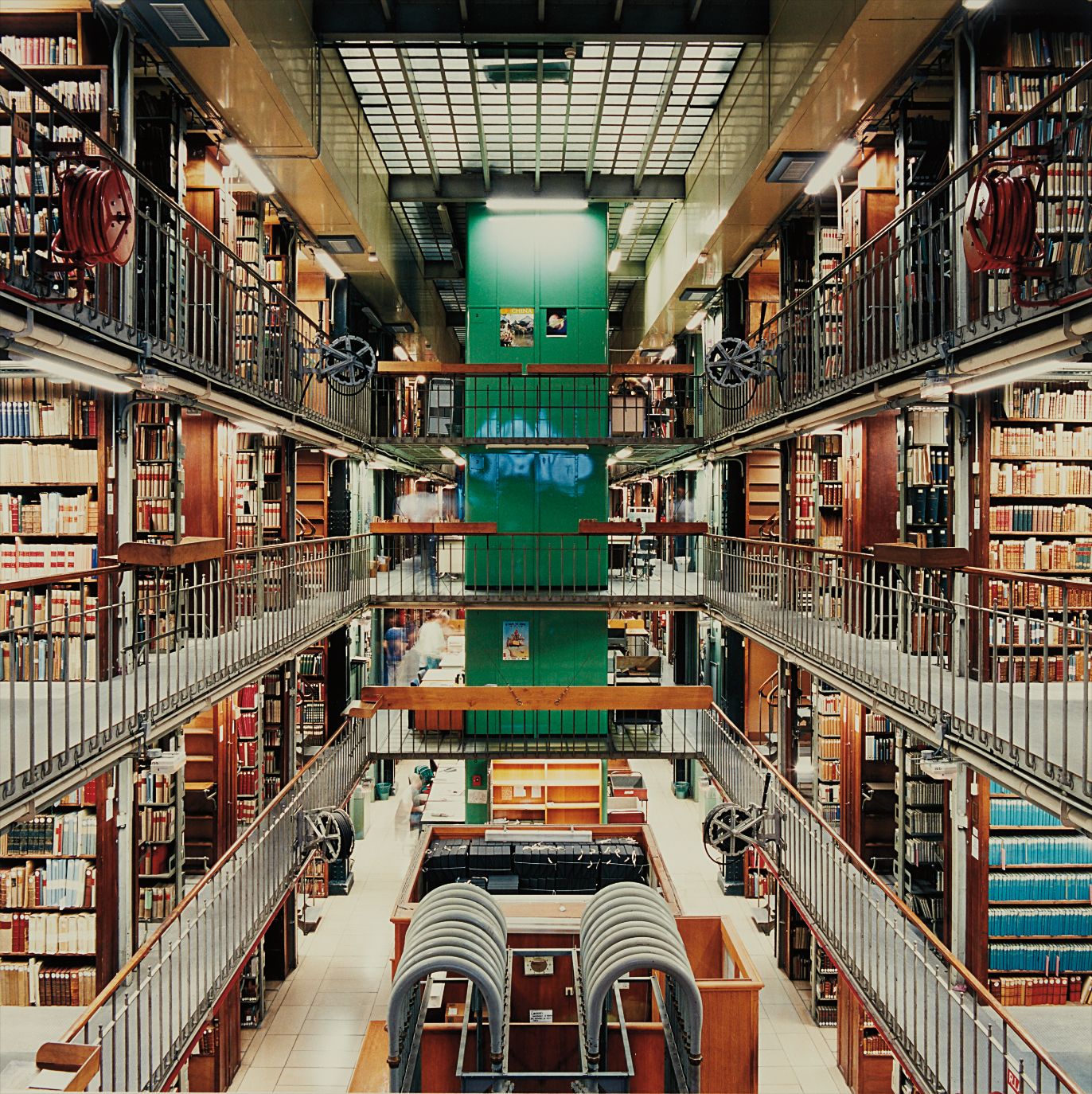 Candida Höfer — Bibliothèque Nationale de France, Paris V