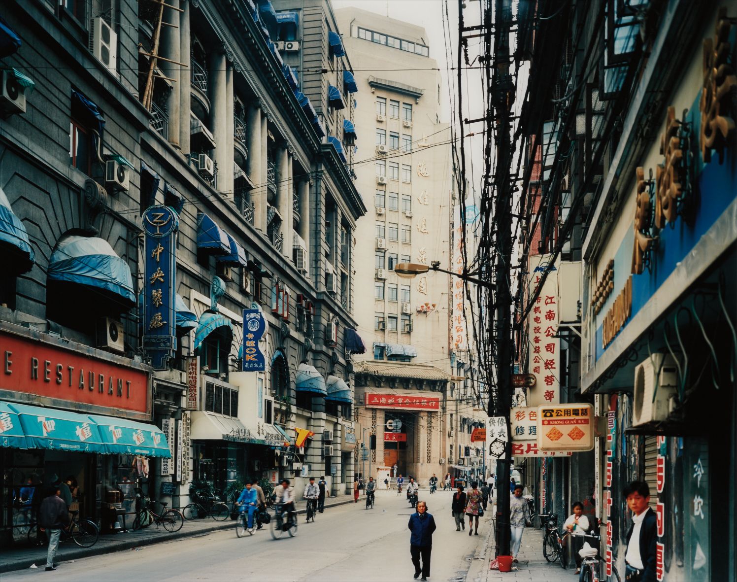 Thomas Struth — Jiangxi Zhong Lu, Shanghai