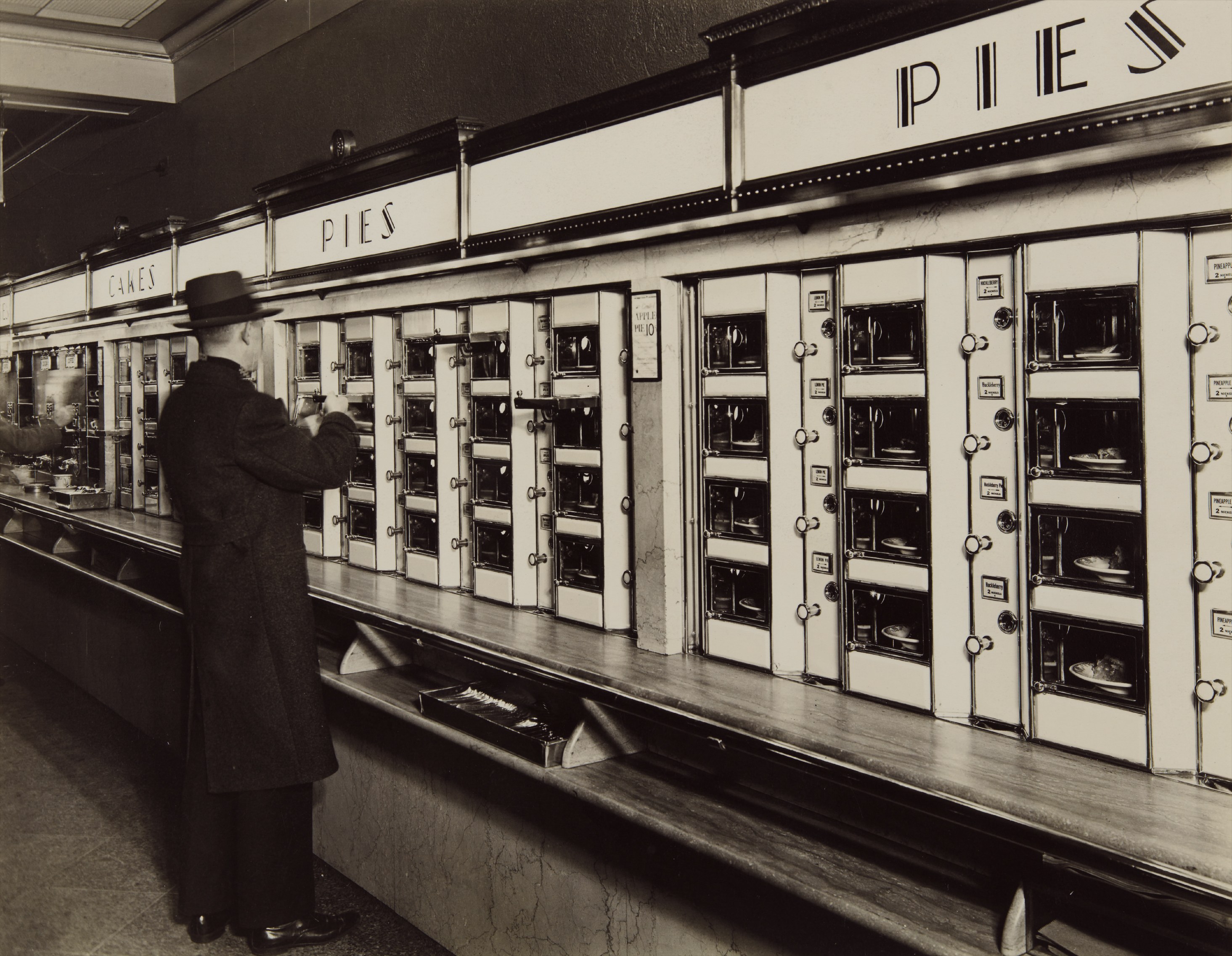 Berenice Abbott — Automat, 977 Eighth Avenue