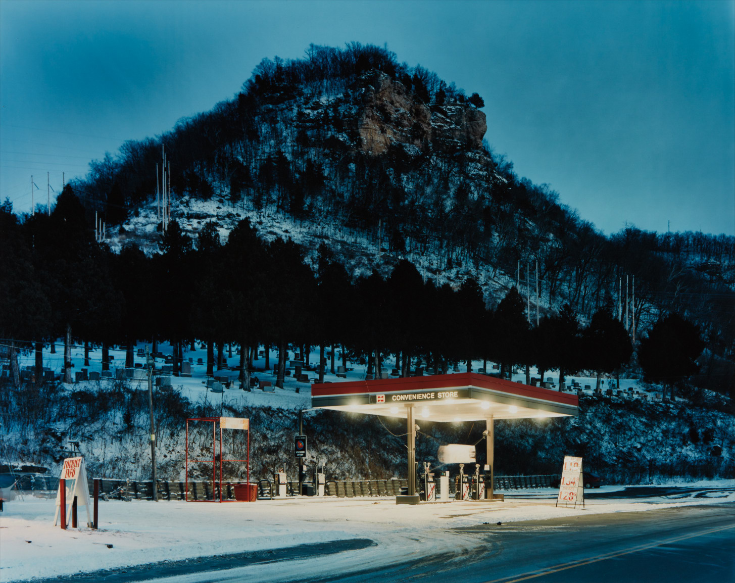 Alec Soth — Cemetery, Fountain City, Wisconsin