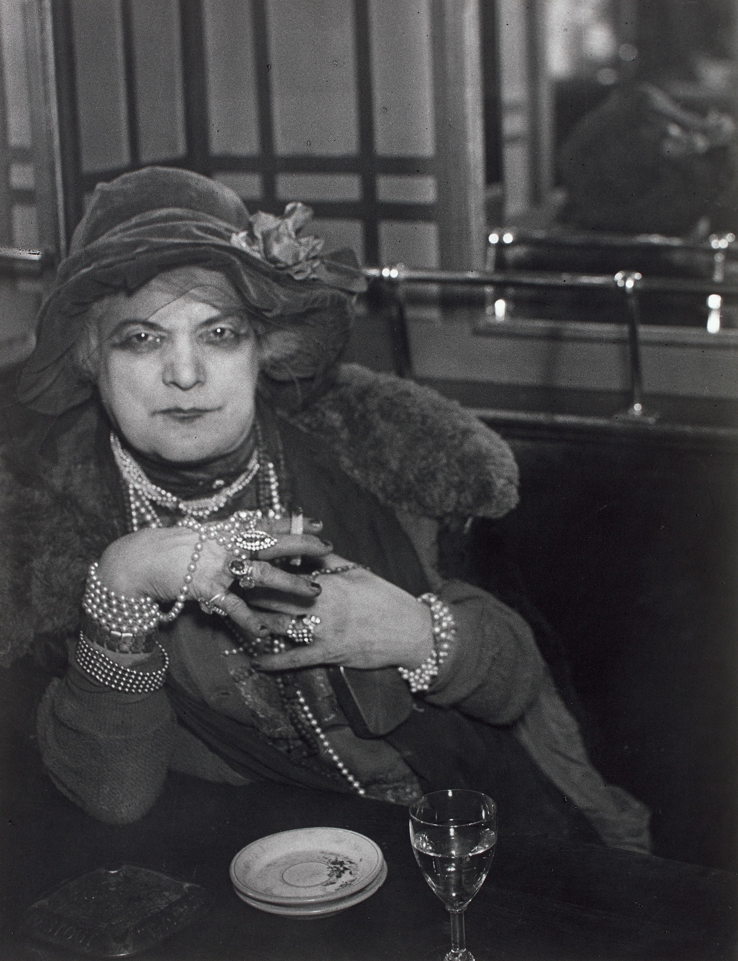 La Môme Bijou, Bar de la Lune